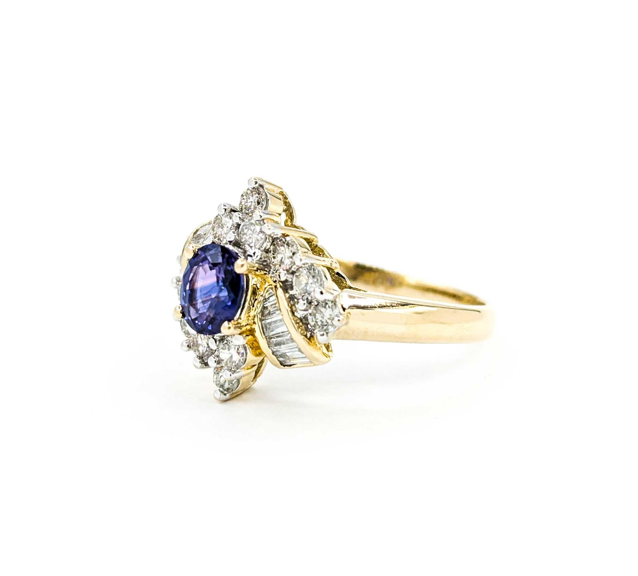 Anillo de Zafiro Violeta y Diamante en Oro Amarillo de 14k en venta 3