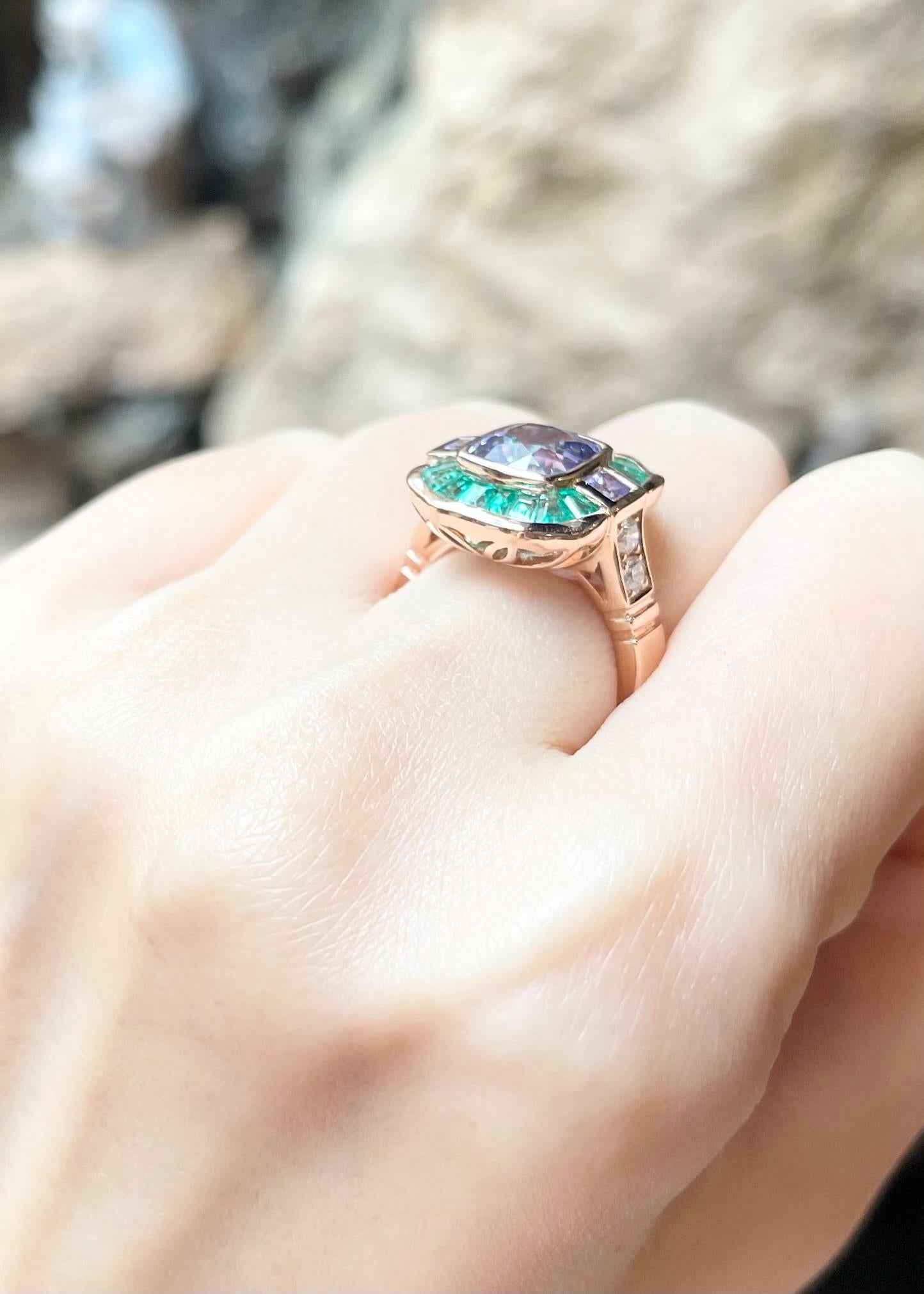 Purple Sapphire 3.44 carats, Purple Sapphire0.32 carat, Emerald 1.0 carat and Diamond 0.25 carat Ring set in 18K Rose Gold Settings
(Certified by GIT: The Gem and Jewelry Institute of Thailand)

Width:  1.5 cm 
Length: 1.5 cm
Ring Size: 52
Total