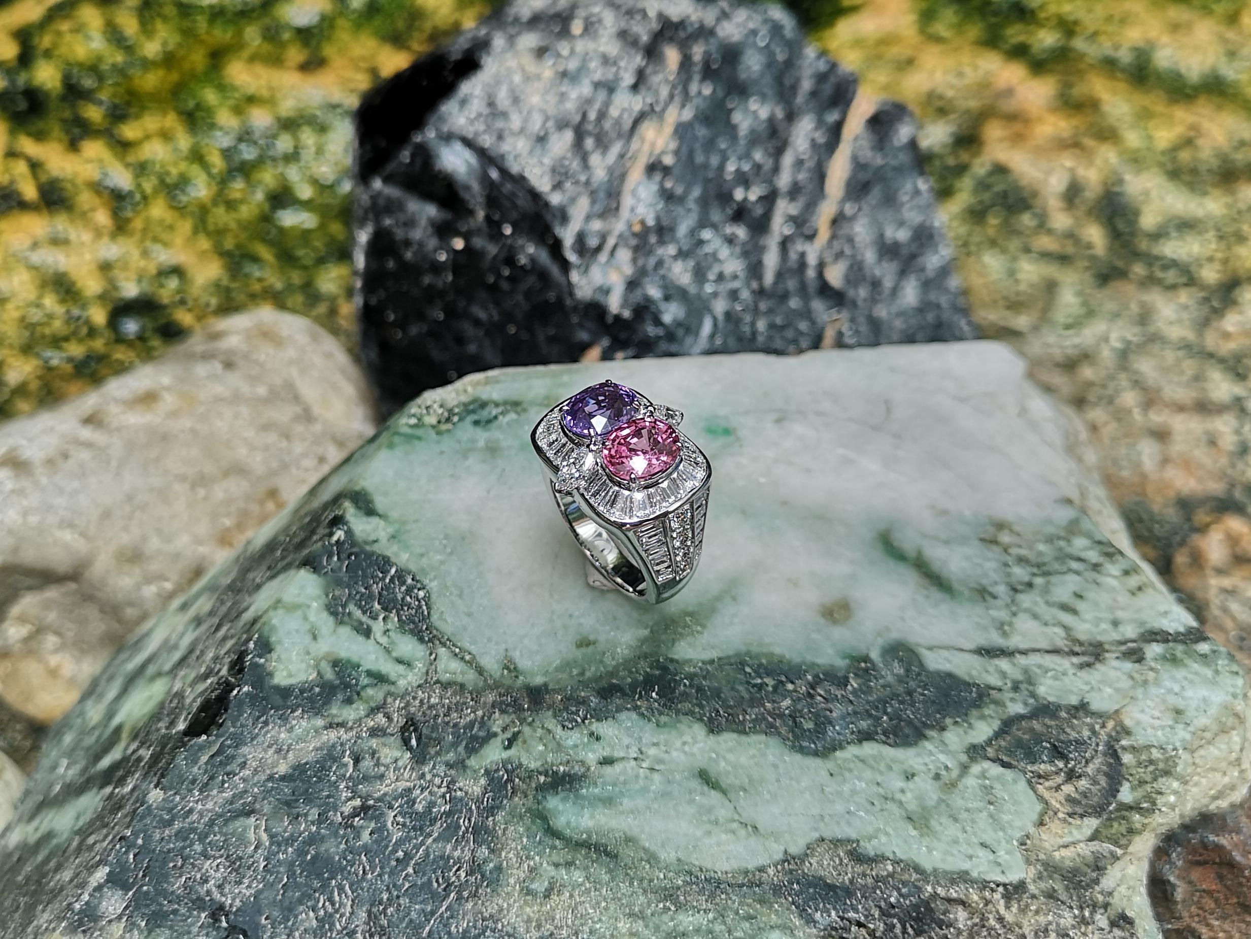 Purple Sapphire, Pink Sapphire and Diamond Ring Set in 18 Karat White Gold For Sale 7