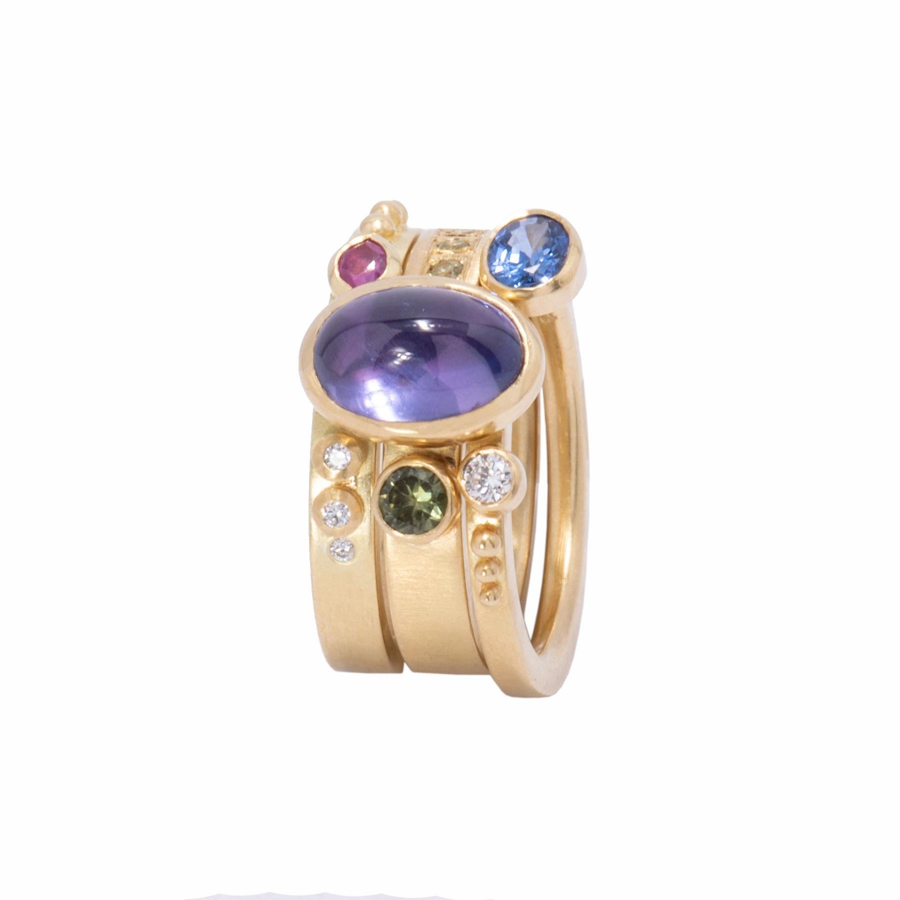 Purple Sapphire Stack Ring Set in 18 Karat Gold For Sale 2