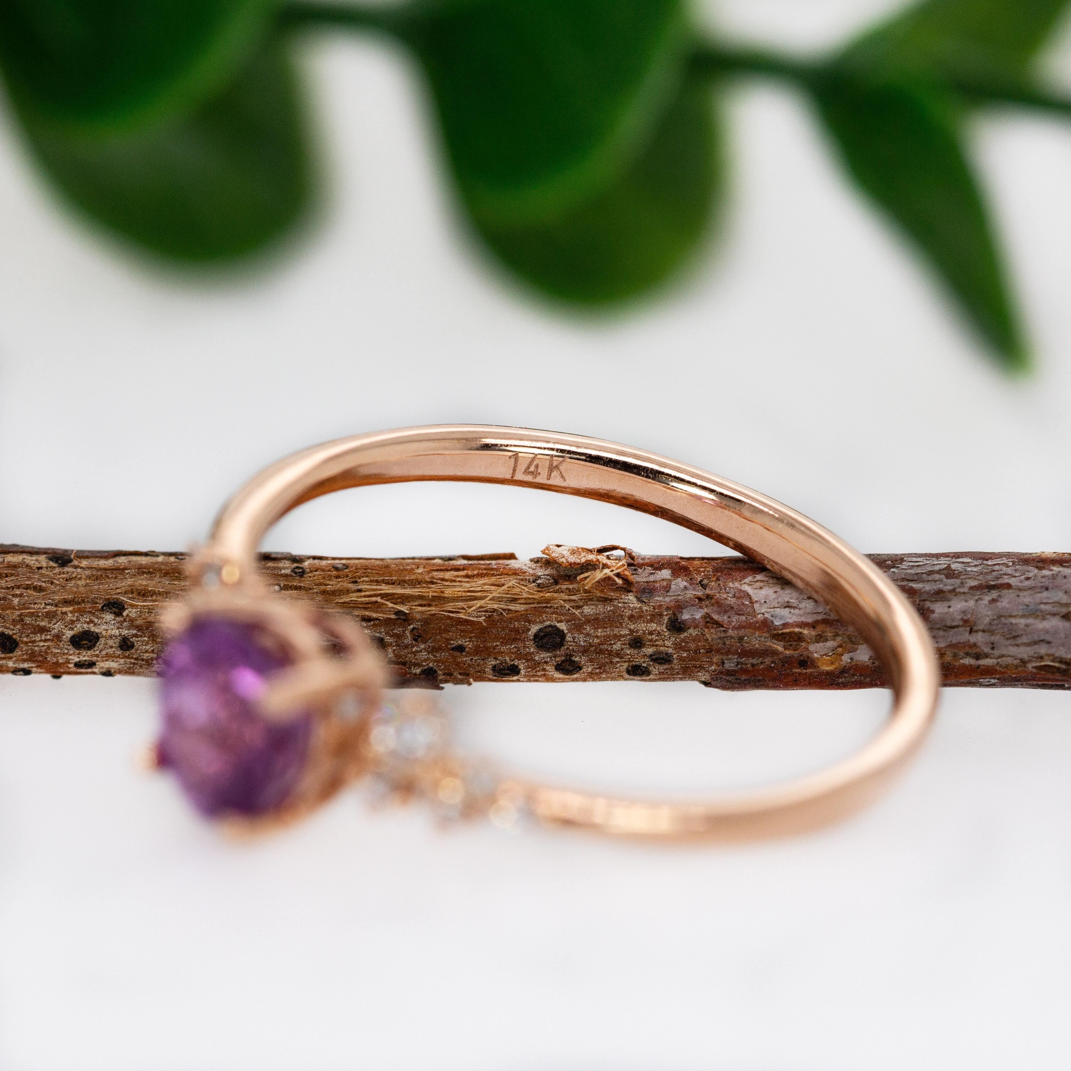 Bague en or rose massif 14K avec saphir violet et diamants minés par la terre  OV 6x4mm en vente 1
