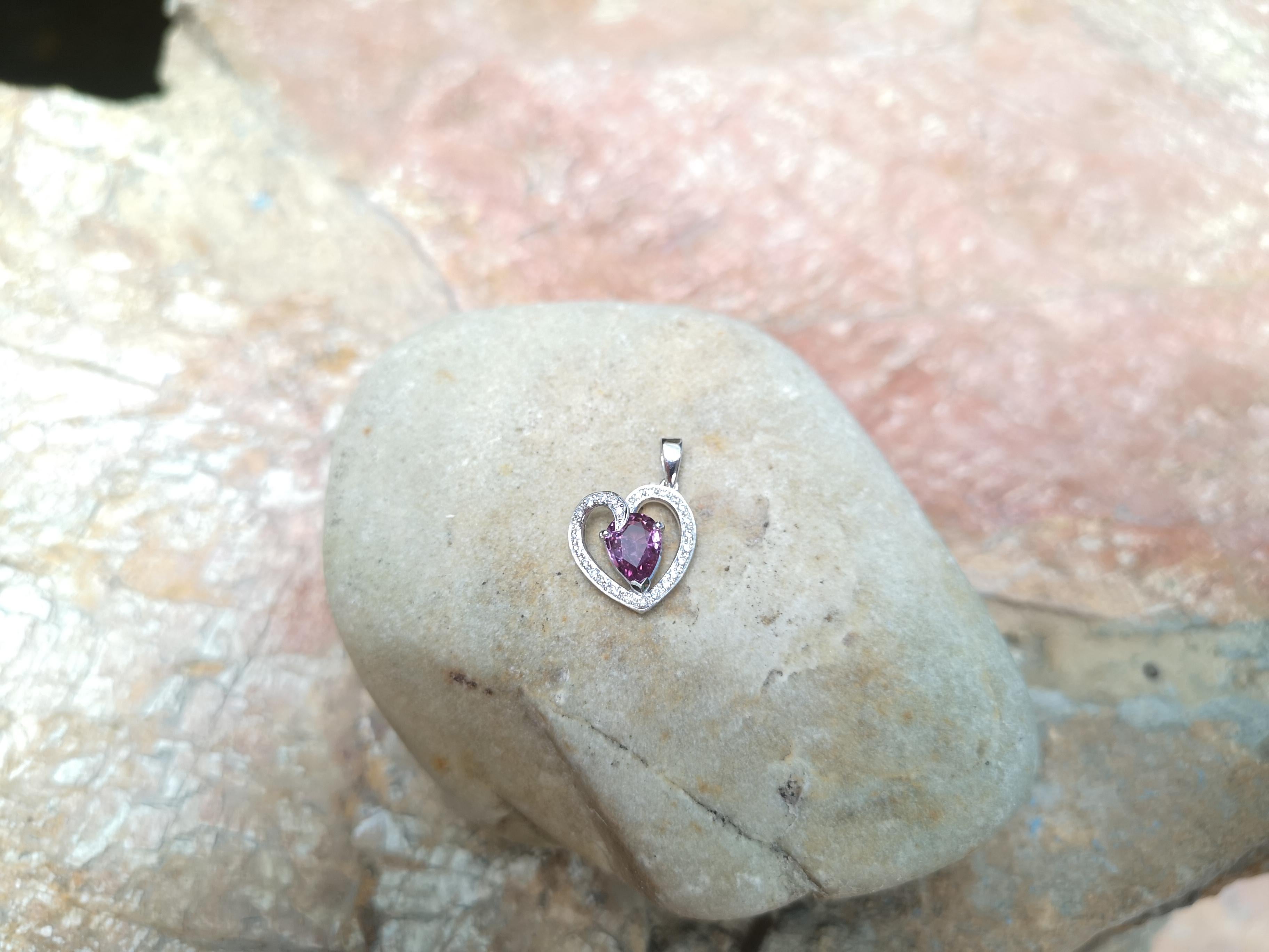 Contemporary Purple Sapphire with Diamond Heart Pendant Set in 18 Karat White Gold Settings For Sale