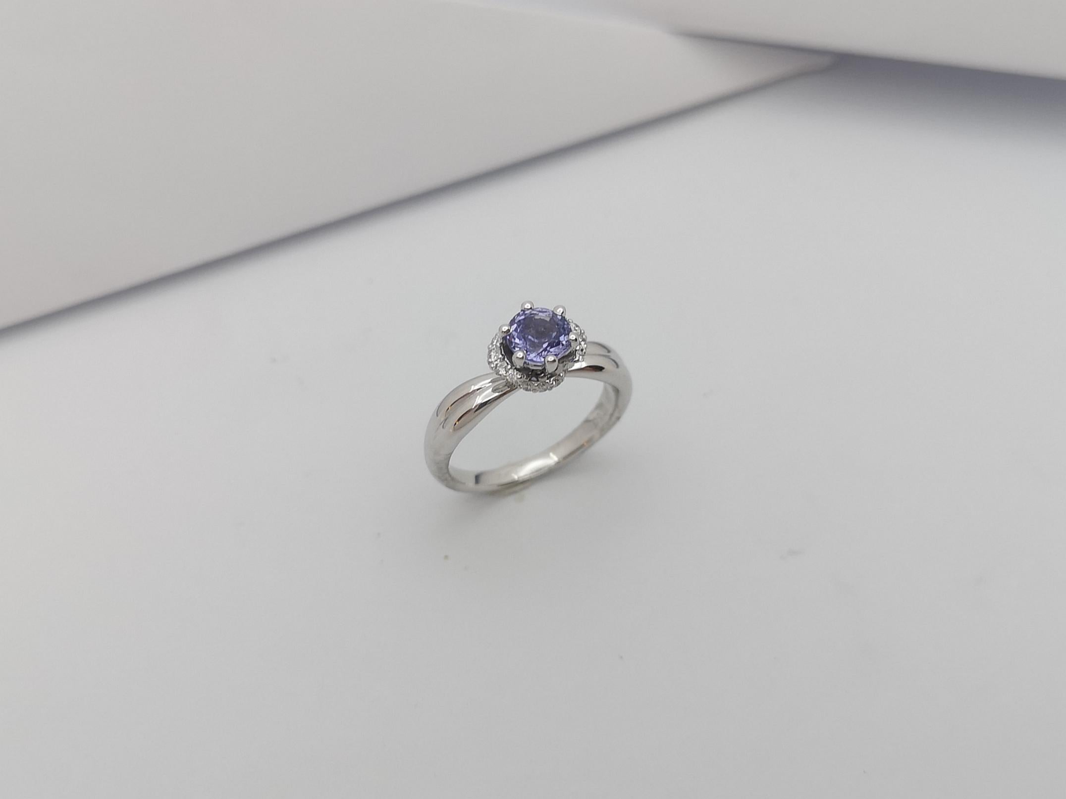 Purple Sapphire with Diamond Ring set in 18 Karat White Gold Settings For Sale 9