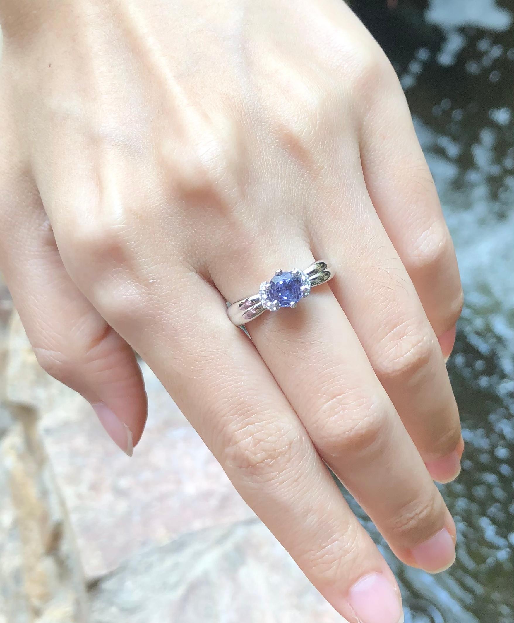 Contemporary Purple Sapphire with Diamond Ring set in 18 Karat White Gold Settings For Sale