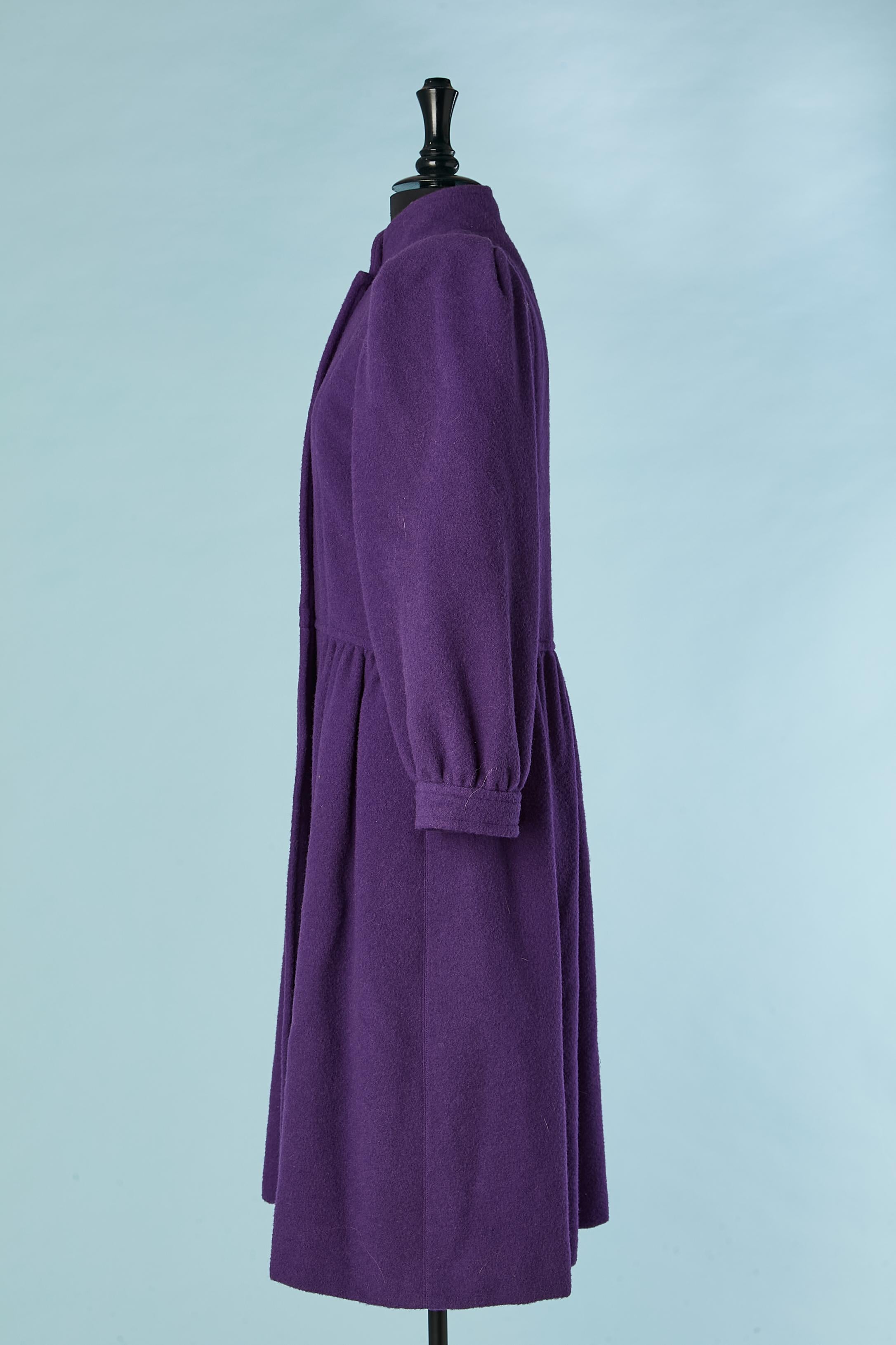 Donna Cappotto monopetto viola con bottoni neri Saint Laurent Rive Gauche anni '70 in vendita