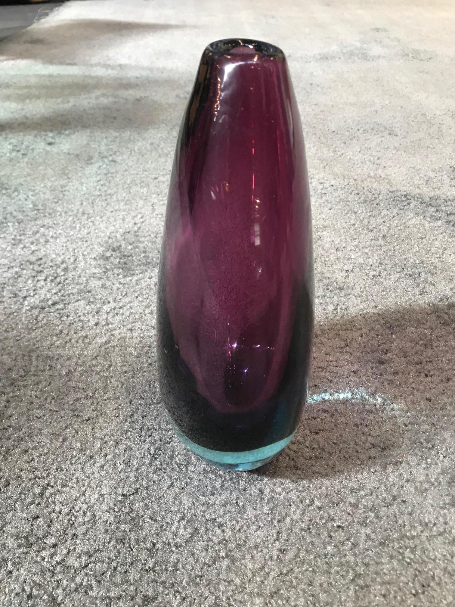 Purple Sommerso Glass Vase Attributed to Flavio Poli In Good Condition For Sale In Montreal, QC