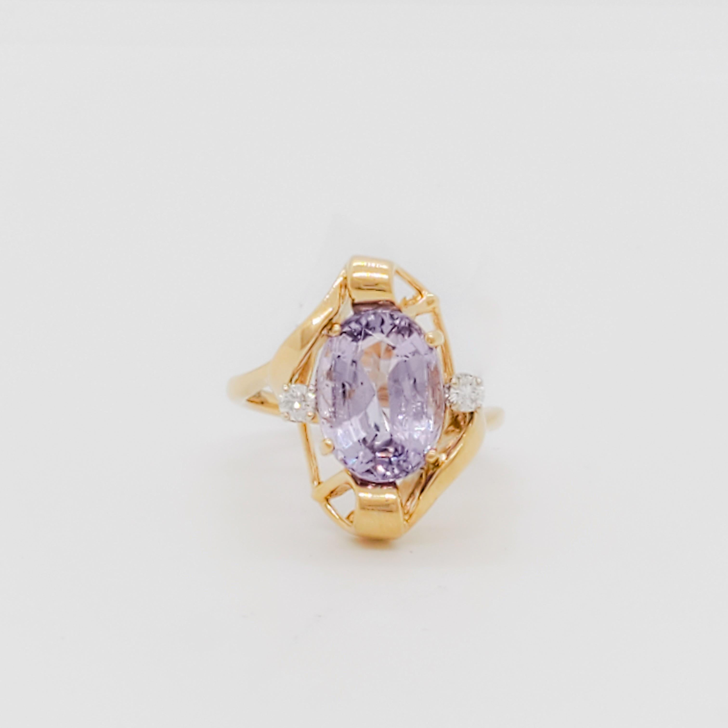 Purple Spinel and Diamond Cocktail Ring in 18k Yellow Gold In New Condition For Sale In Los Angeles, CA