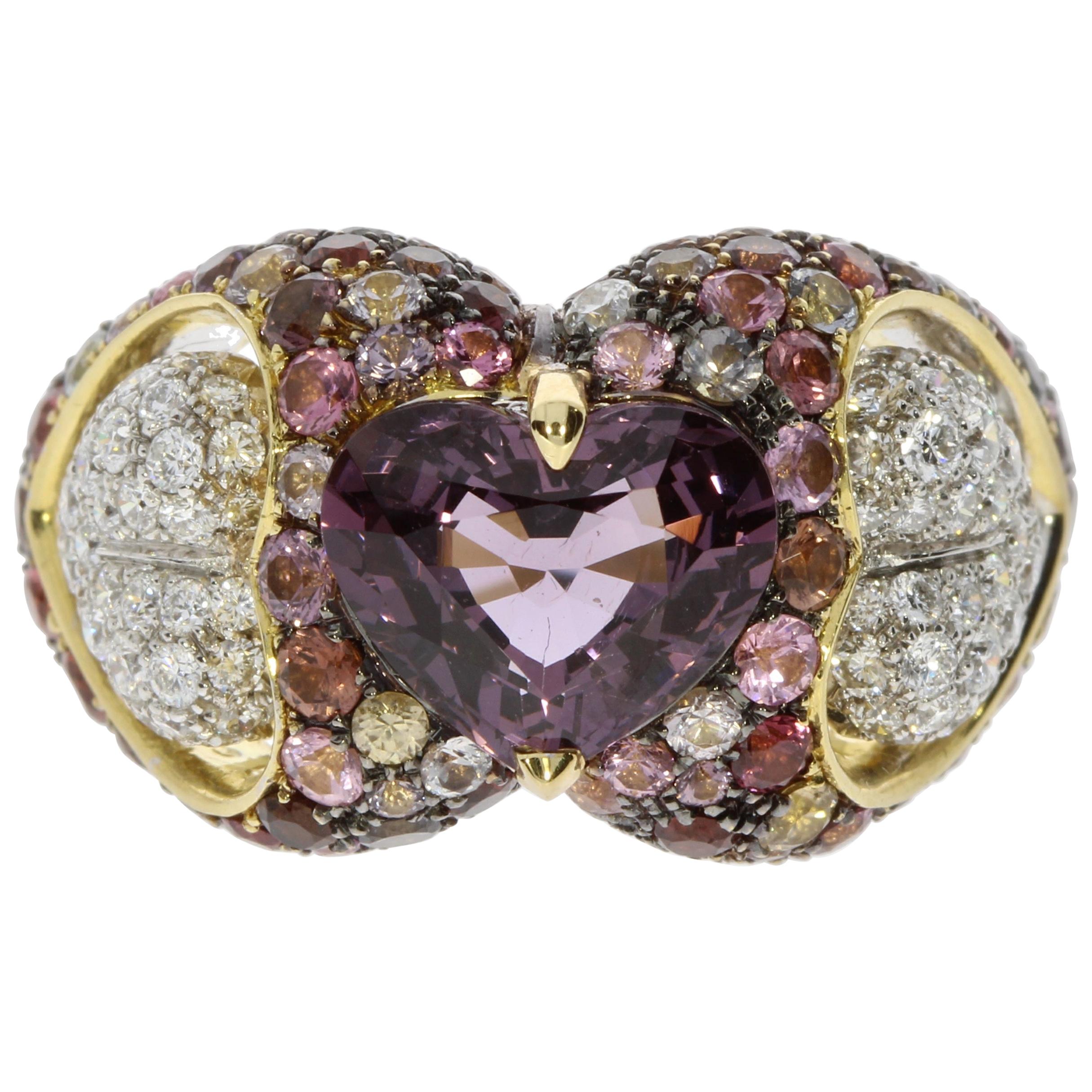 Purple Spinel and Diamond Heart Ring 18 Karat Yellow Gold Collection by Niquesa For Sale