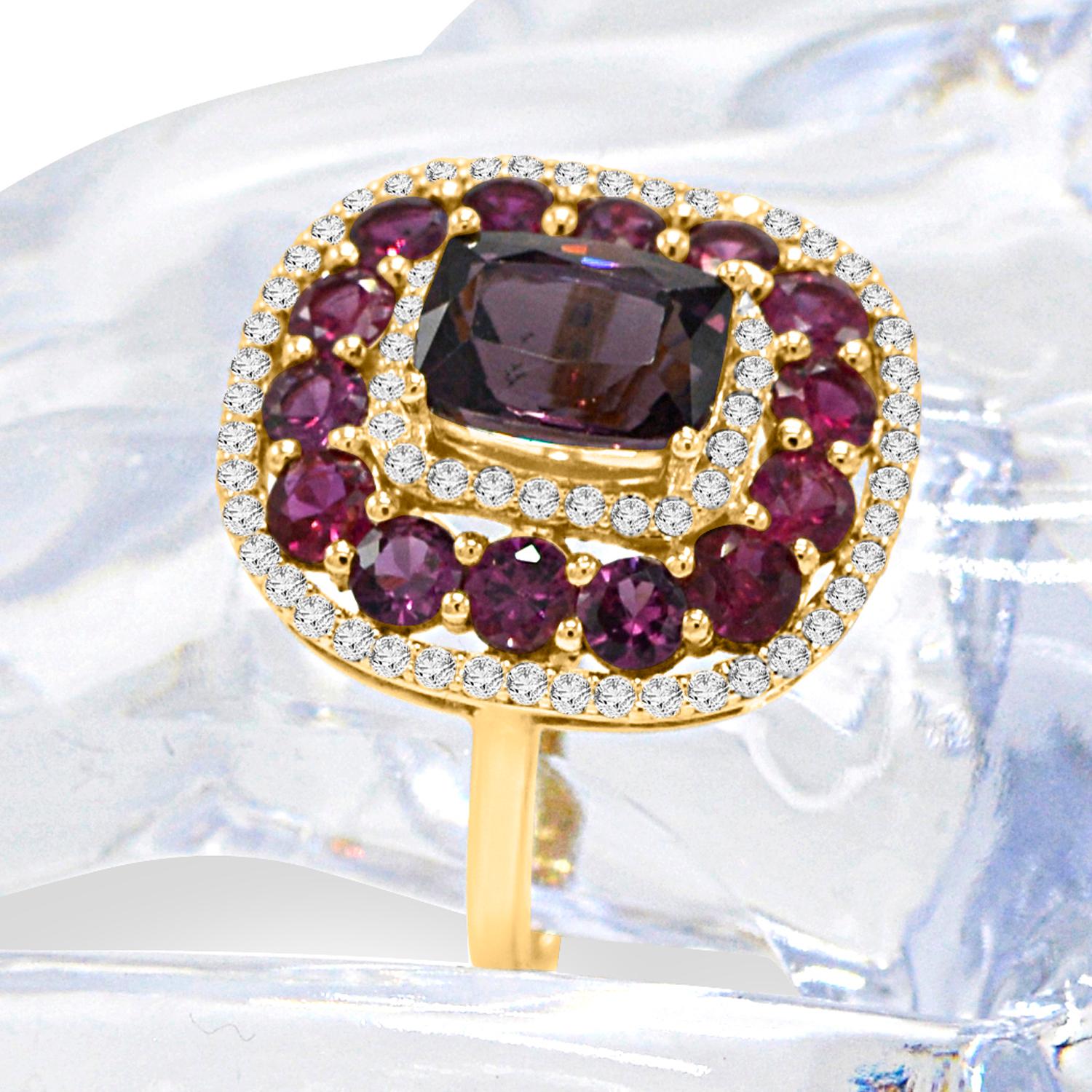 Cushion Cut Purple Spinel Ring and Ruby, 14 Karat Rose Gold Cushion Shape Spinel 2.40 Carat