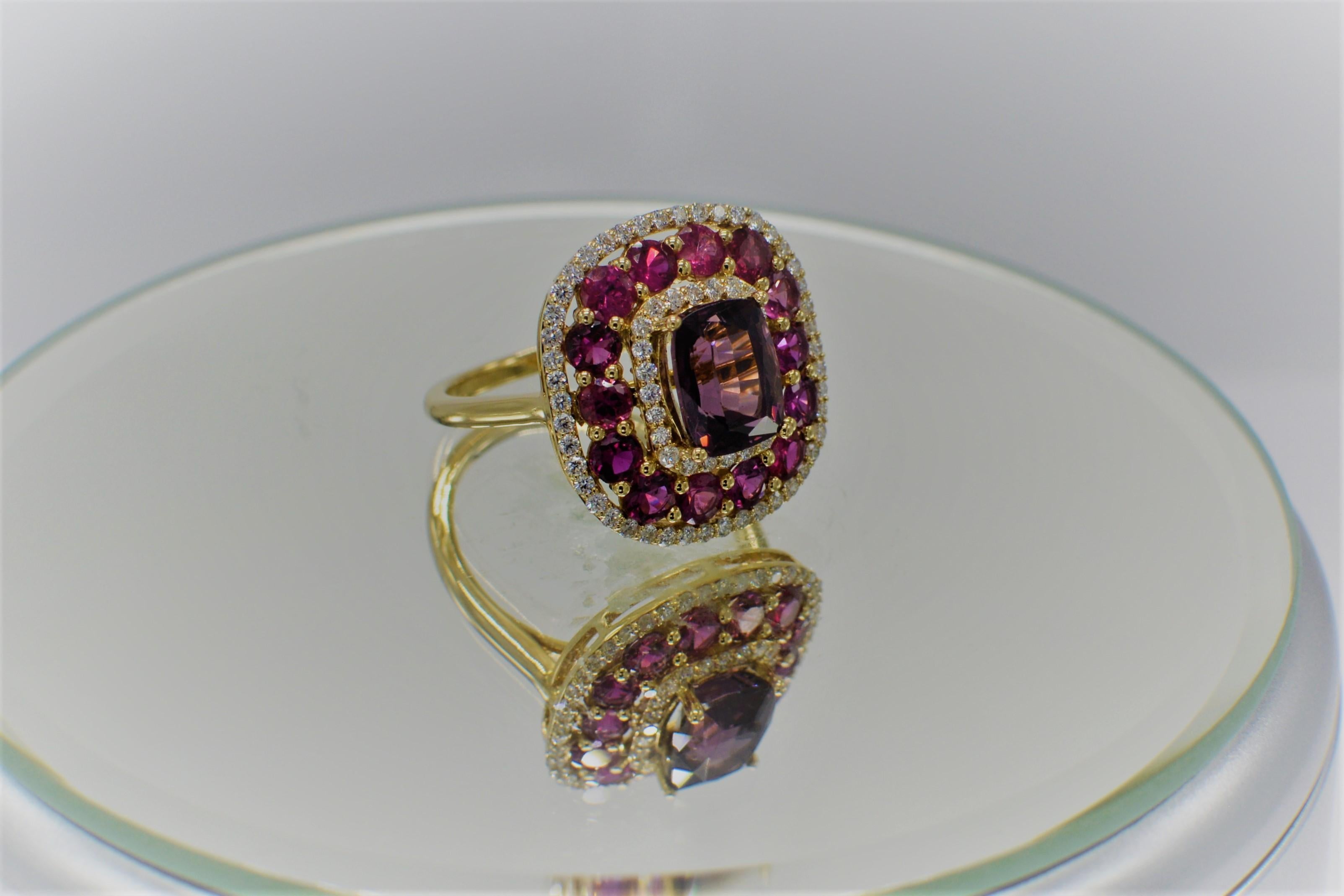 Purple Spinel Ring and Ruby, 14 Karat Rose Gold Cushion Shape Spinel 2.40 Carat 2