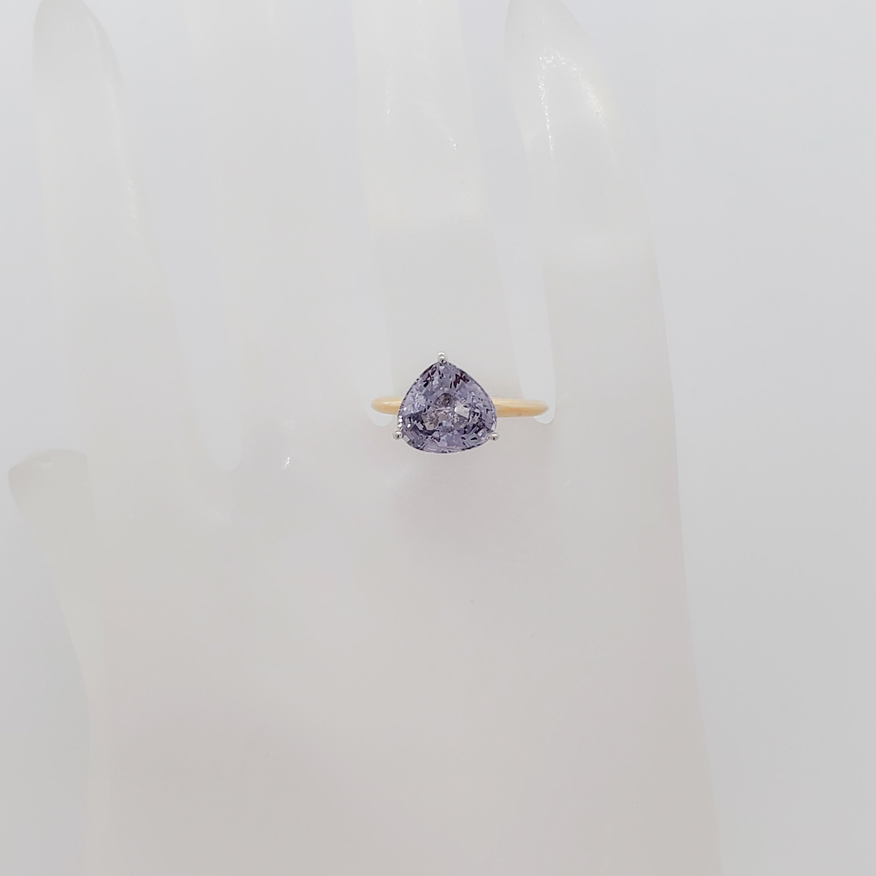 Purple Spinel Solitaire Ring in 14k White and Yellow Gold In New Condition For Sale In Los Angeles, CA