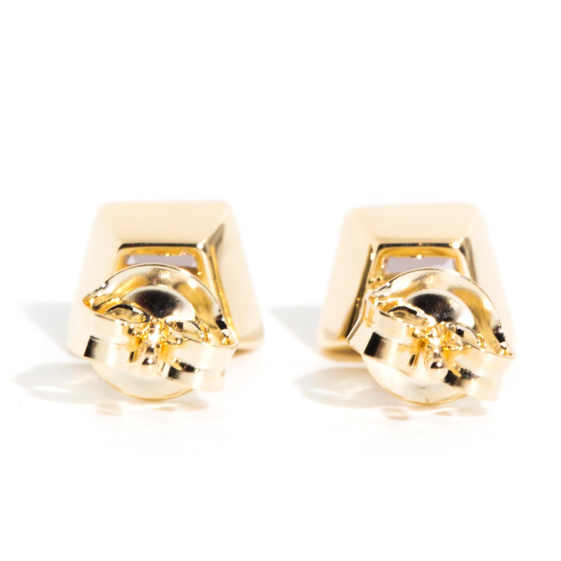 Purple Spinel Trapezoid Cut Contemporary Stud Earrings in 9 Carat Yellow Gold For Sale 5
