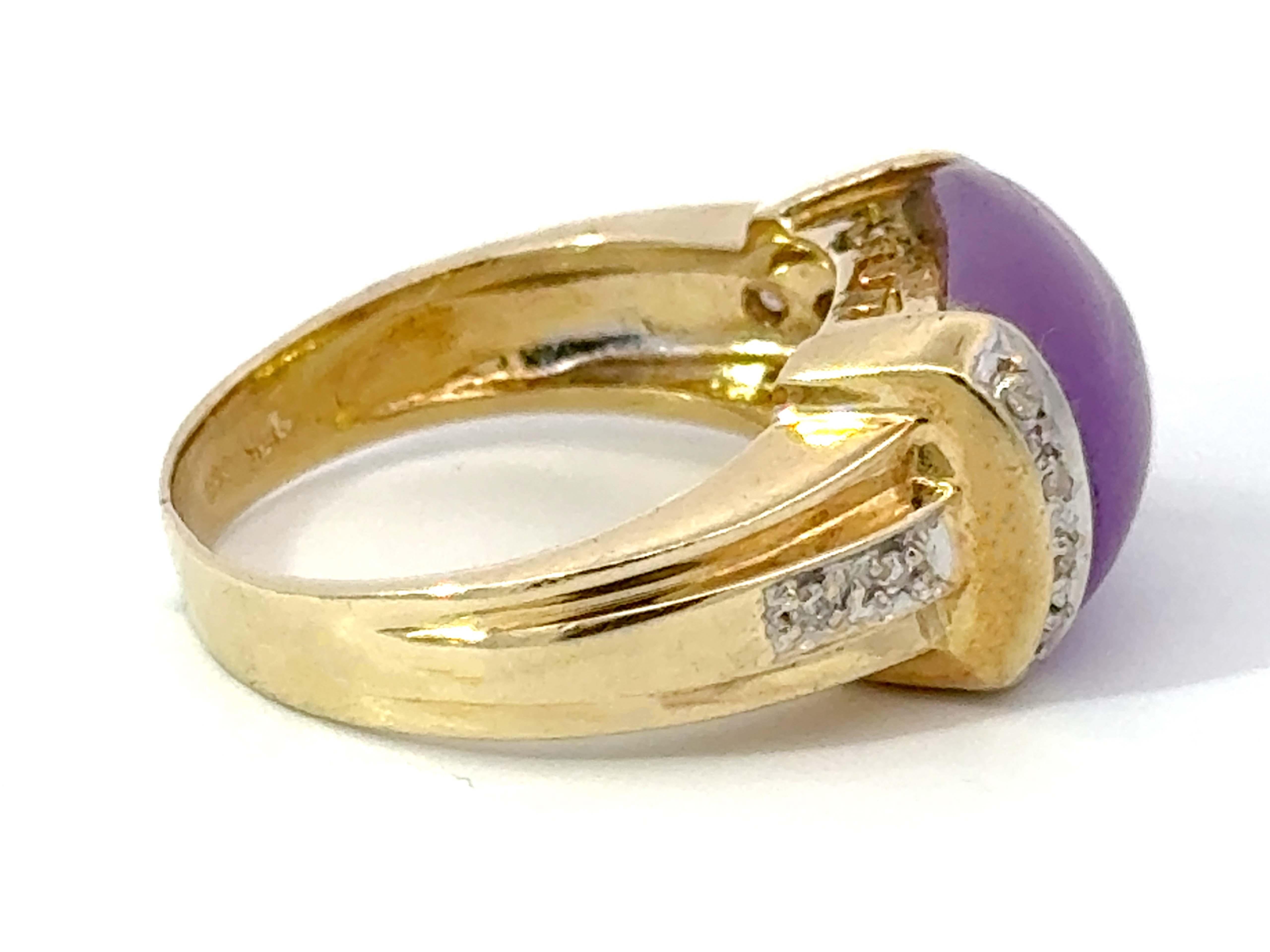 Bague en or jaune 14 carats avec cabochon carré violet et diamants Excellent état - En vente à Honolulu, HI