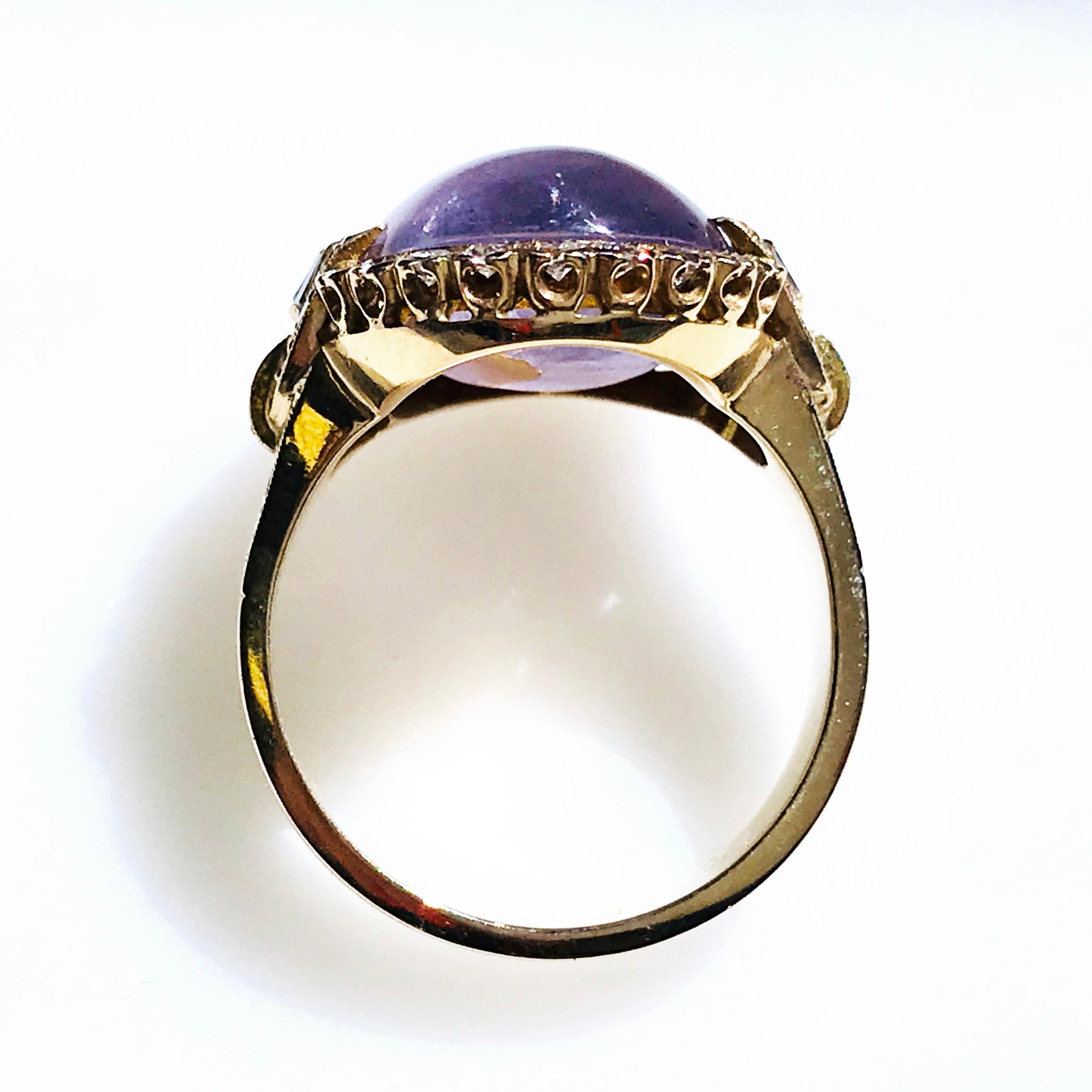 Cocktail-Ring mit lila Sternsaphir und Diamant im Angebot 1
