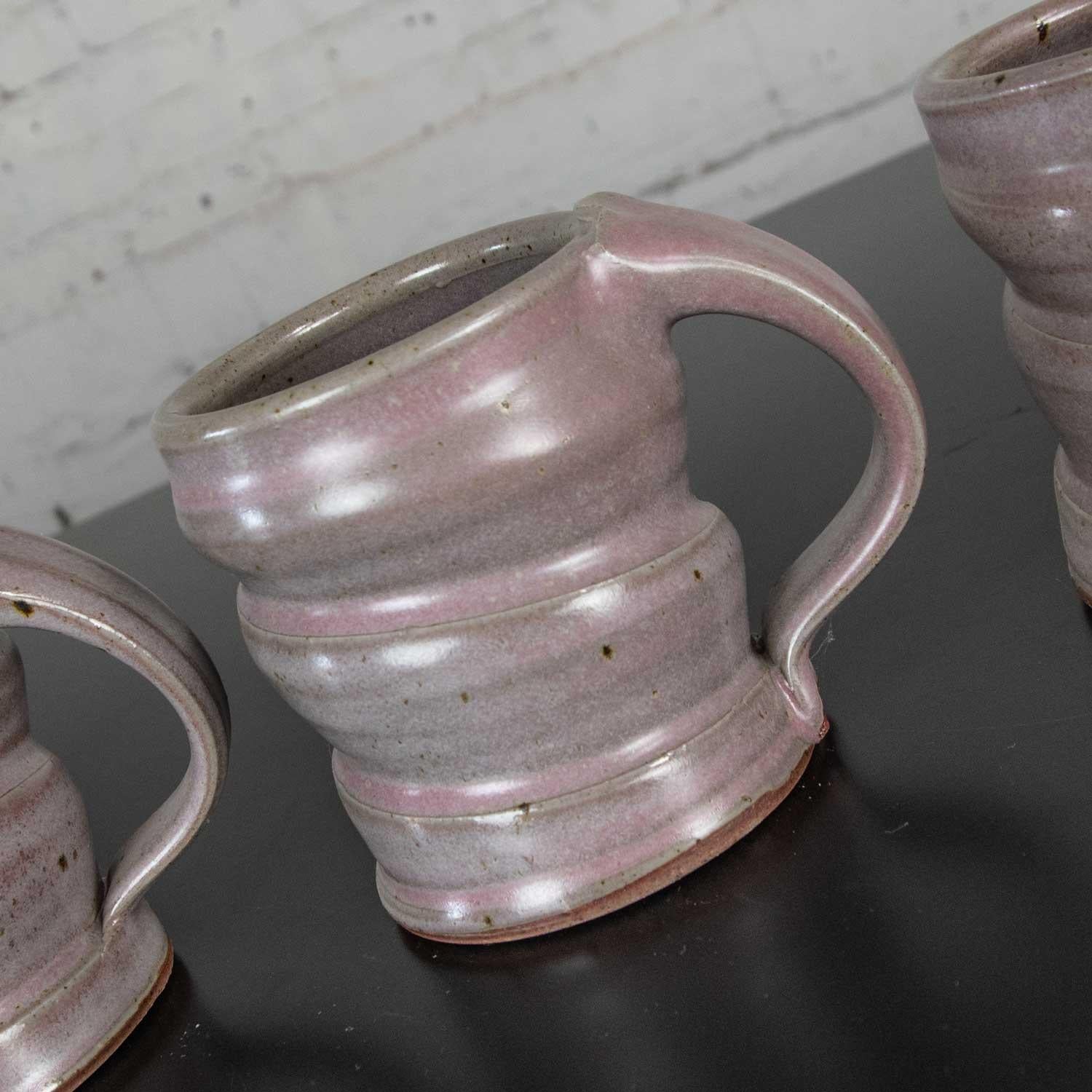 20ième siècle Ensemble de chocolat chaud 1 pichet et 4 tasses en céramique violette Studio Pottery faits à la main en vente