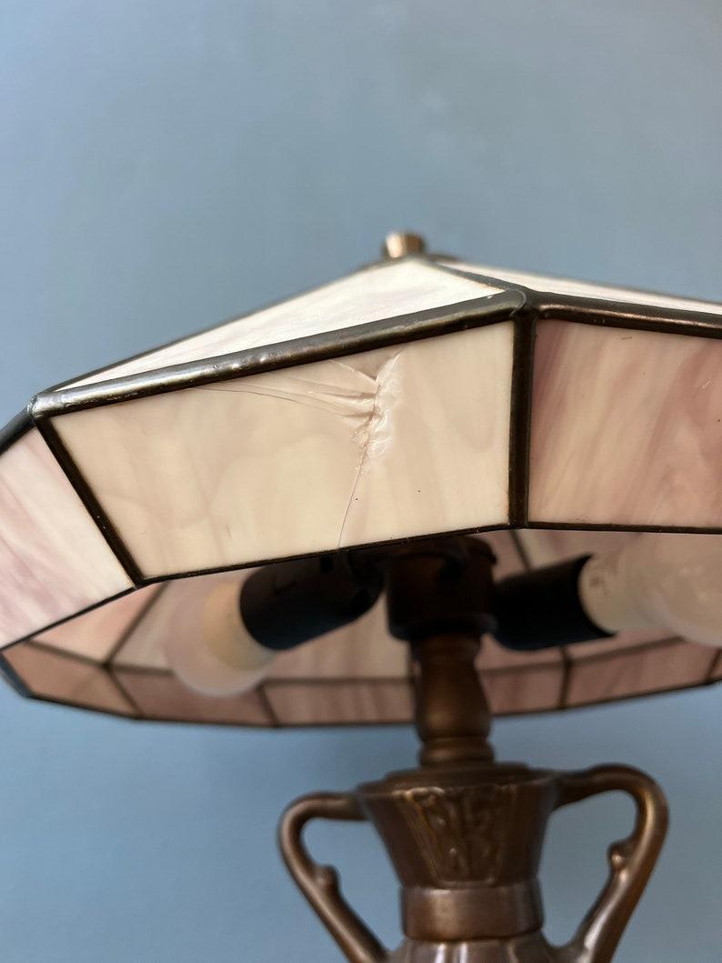 Tiffany, lampe de bureau Art déco en verre teinté violet, années 1970 Bon état - En vente à ROTTERDAM, ZH