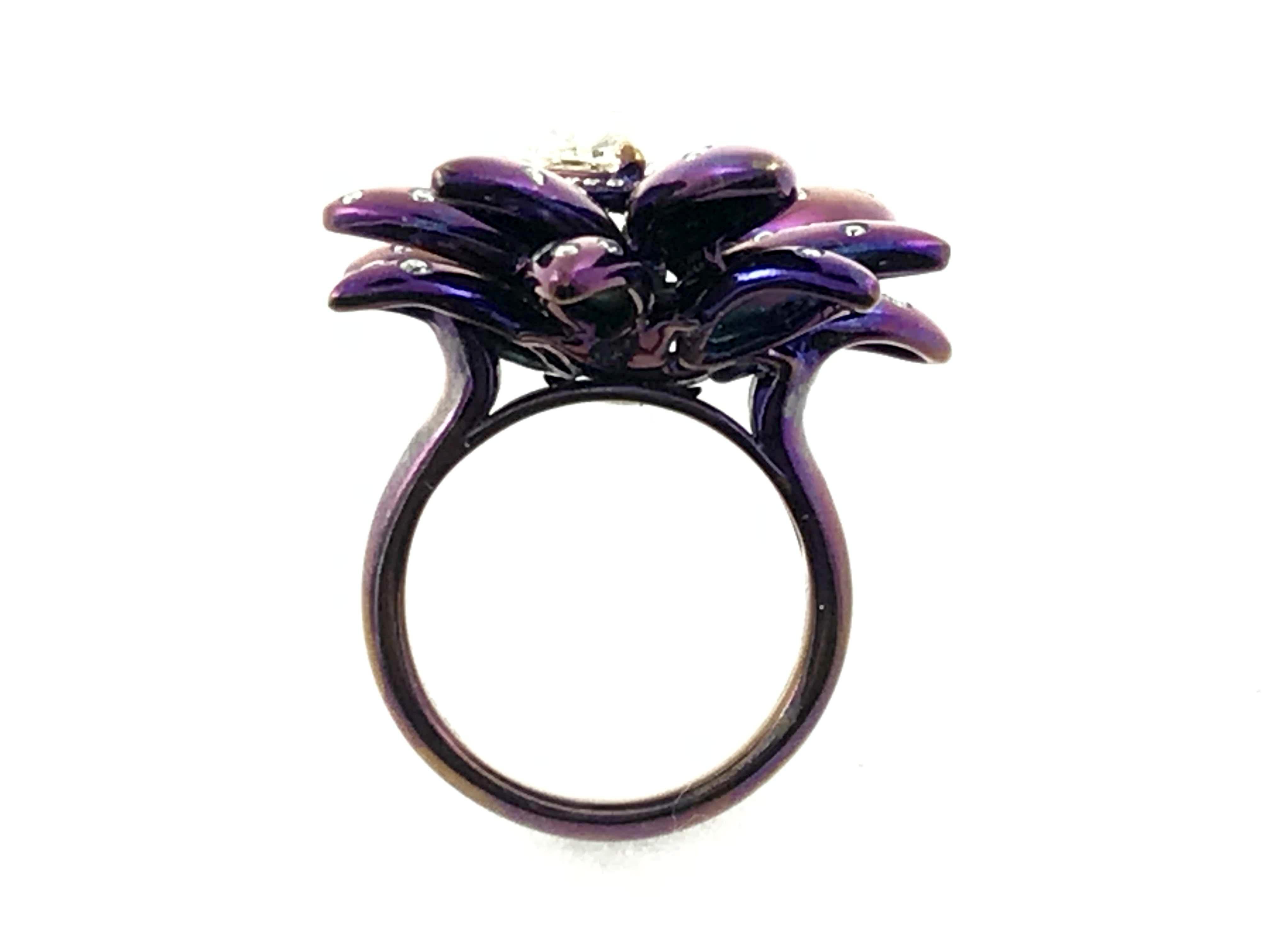 18kt  Gold and Titanium Flower Ring with Marquise Diamond For Sale 2