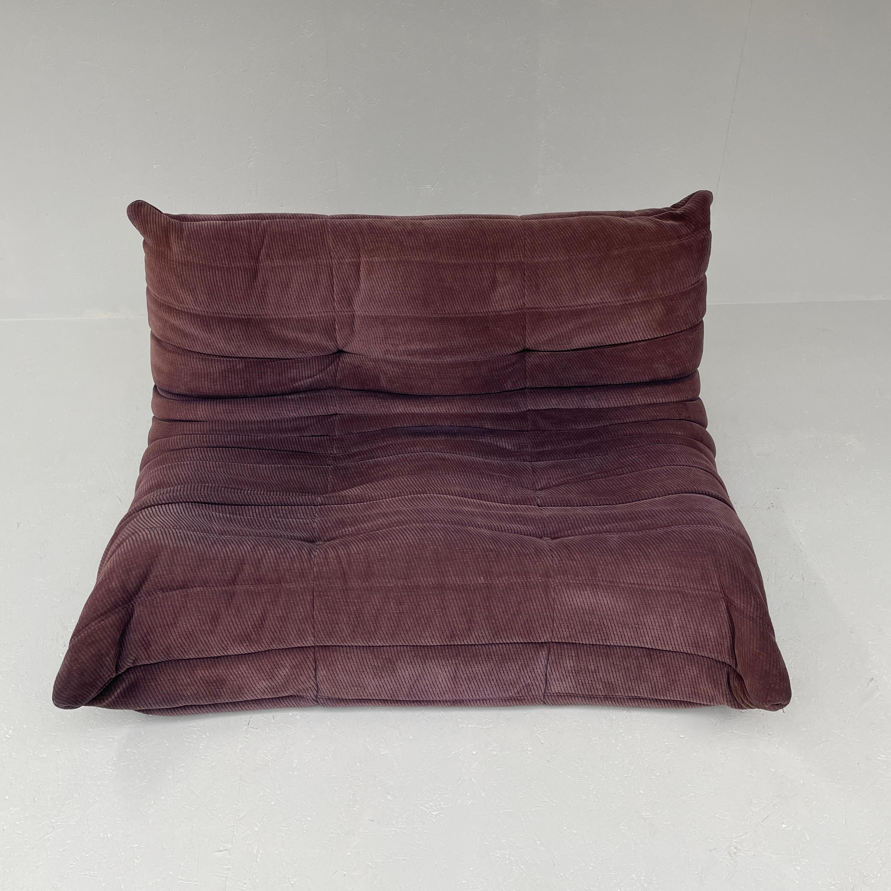 Purple Togo by Michel Ducaroy for Ligne Roset in original fabric 2seater In Distressed Condition In Antwerpen, BE