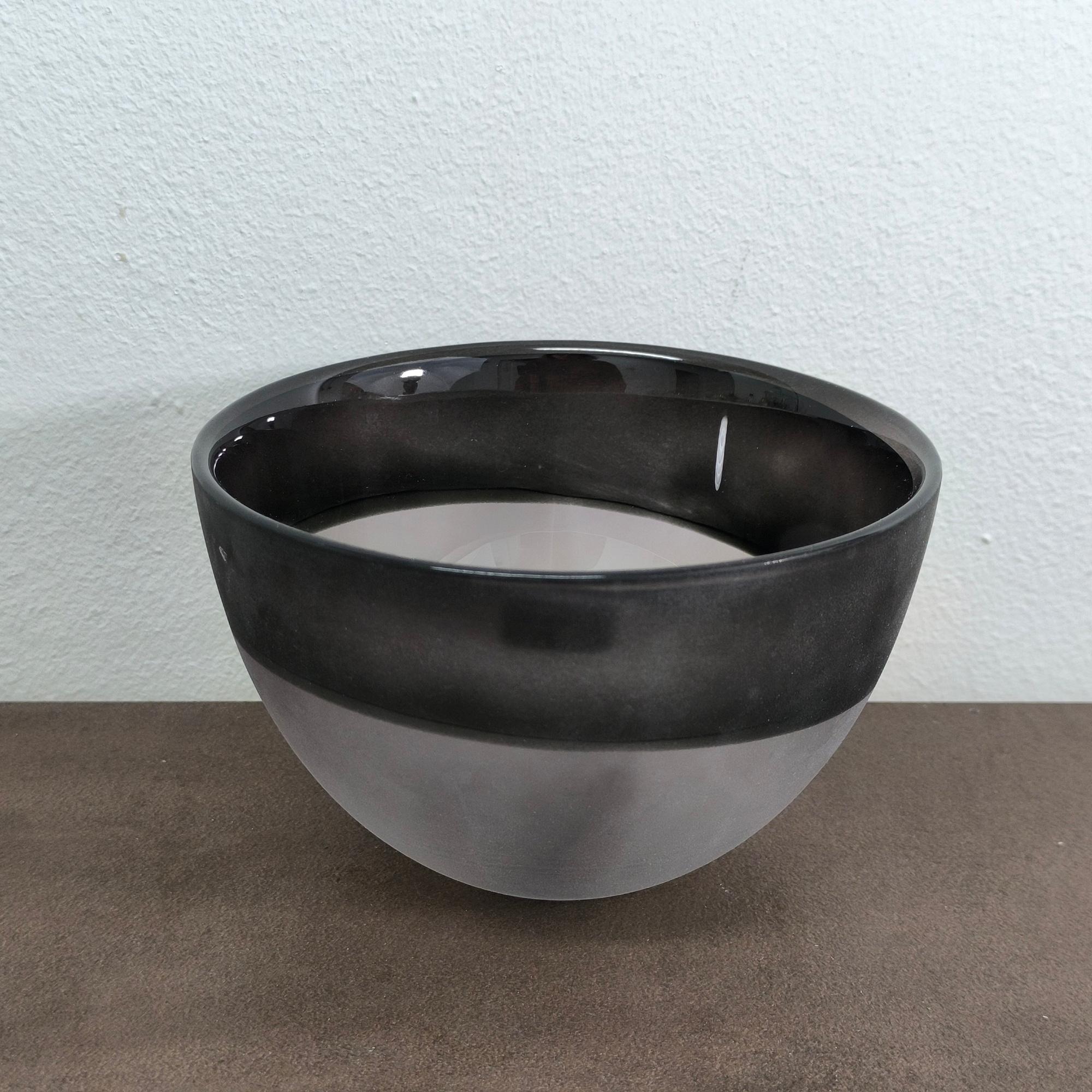 Purple Two-Tone Art Glass Bowl, Minimalist Design, Ideal for a Winter Gift. For Sale 4