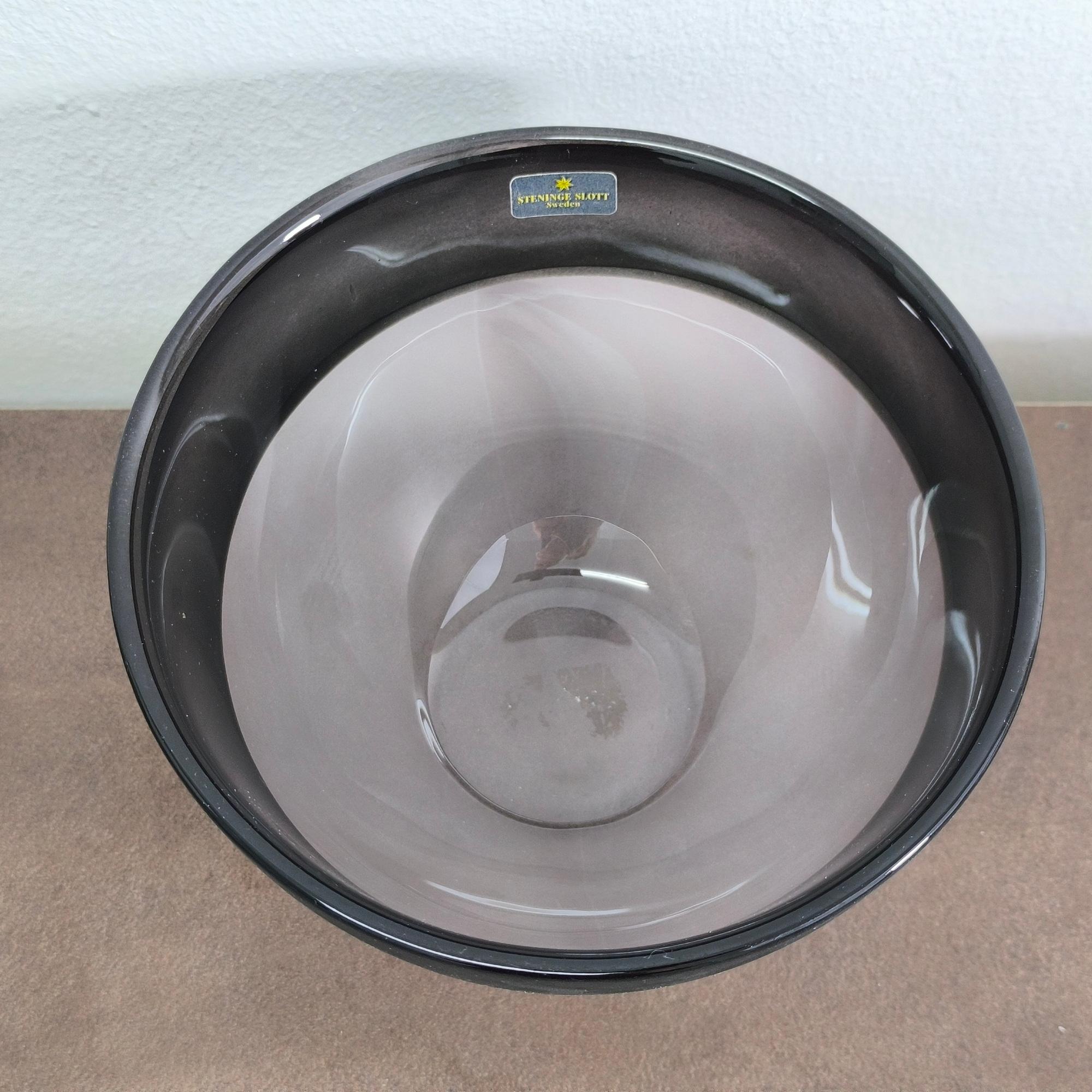 Swedish Purple Two-Tone Art Glass Bowl, Minimalist Design, Ideal for a Winter Gift. For Sale