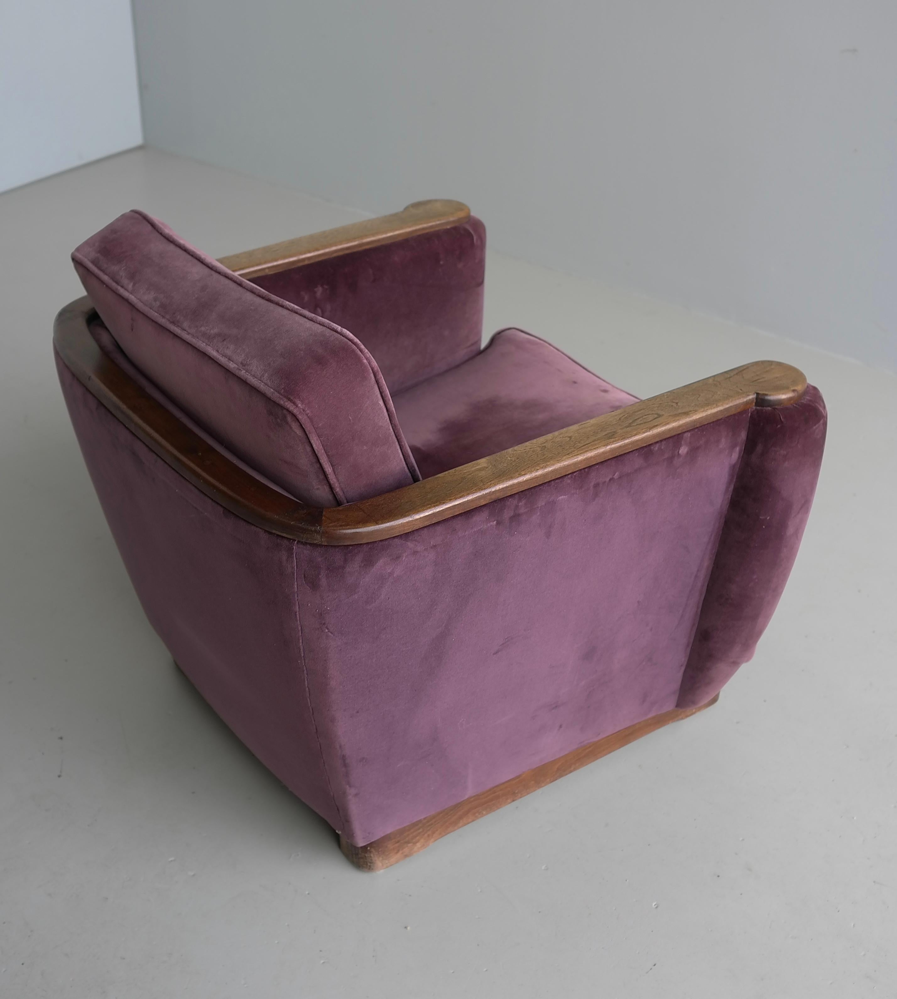 Purple Velvet and Wooden Art Deco Lounge Chair, France 1930's In Fair Condition For Sale In Den Haag, NL