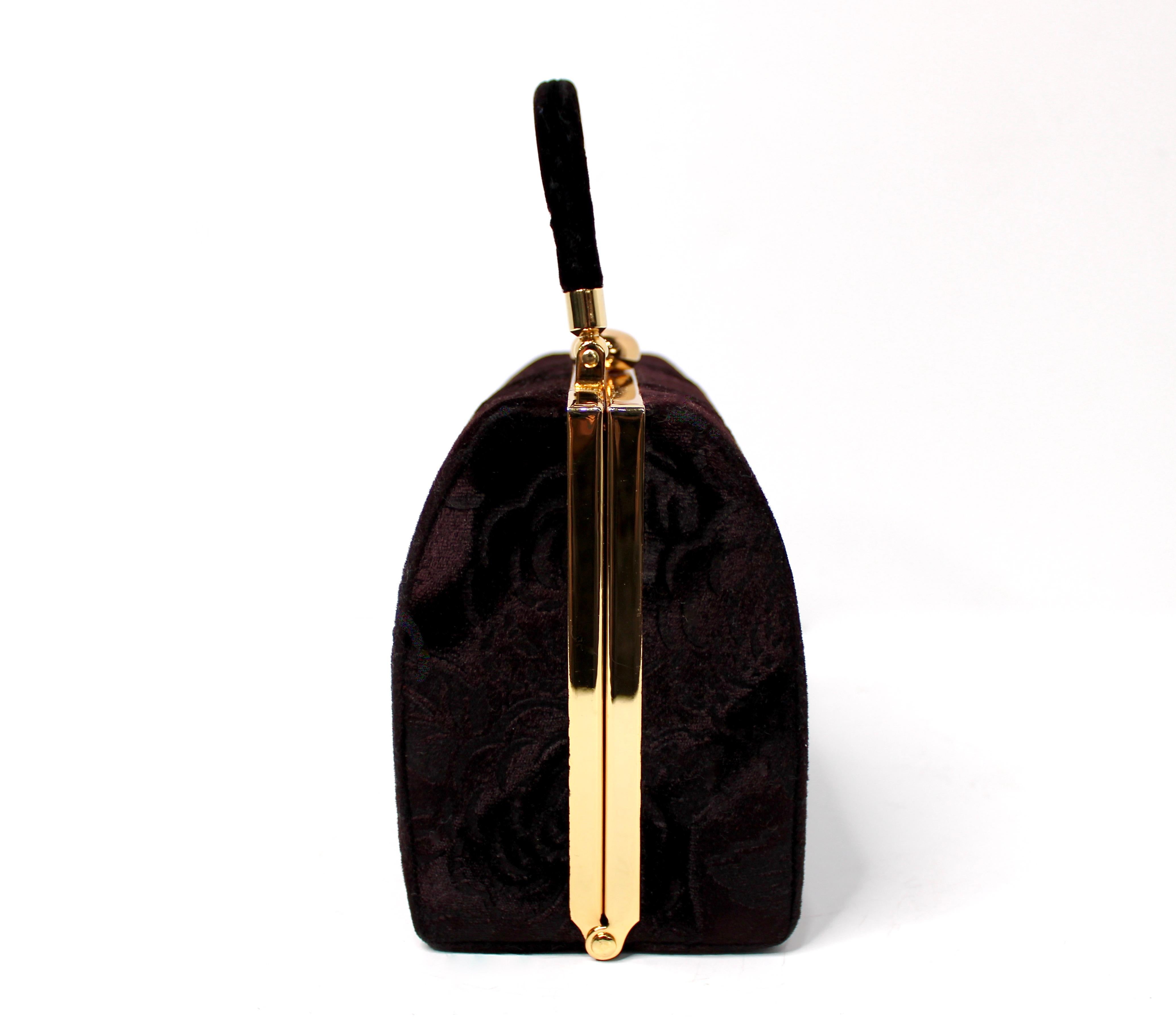 Lila Samt Floral Print Top Handle Abendtasche mit Kette circa 1960s Damen im Angebot