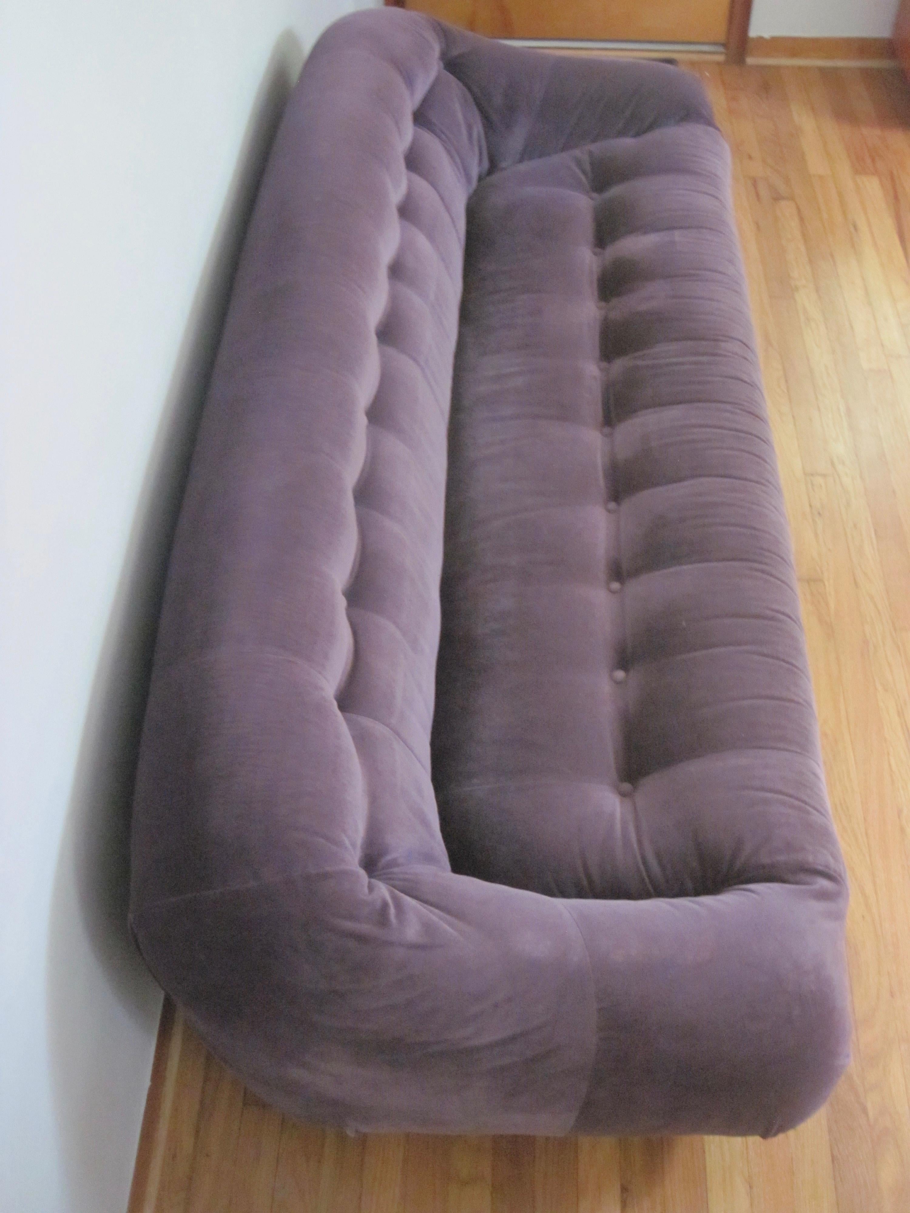 20th Century Purple Velvet Sofa in the Manner of Tobia Scarpa Soriana