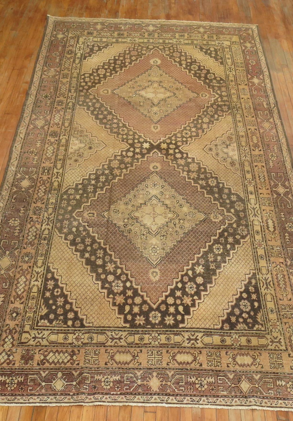 Vintage Khotan-Teppich in Violett (Ostturkestanisch) im Angebot