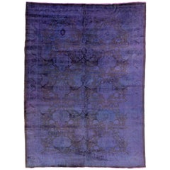 Tapis persan surteint en laine fait à la main, de couleur mauve, avec motif Allover