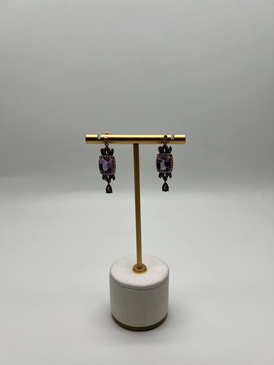 Orecchini a goccia in oro rosa 14 carati con diamante e ametista viola. in vendita 3