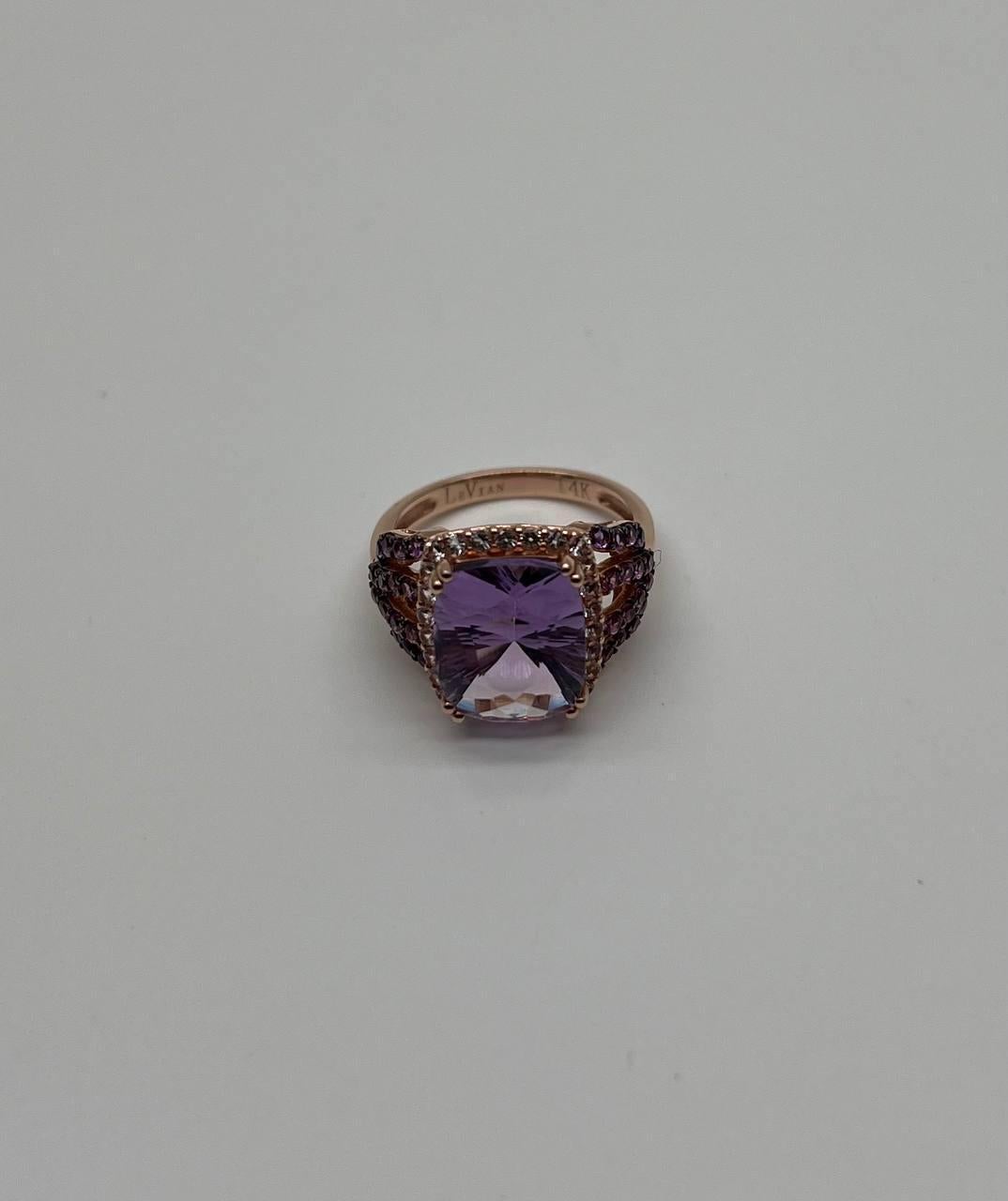 Anillo de oro rosa de 14 quilates con gota de amatista violeta púrpura y halo de diamantes en venta 6