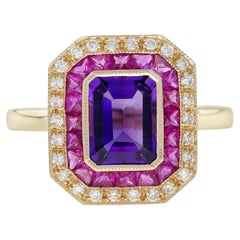 Bague en or de style Art déco avec améthyste violette, rubis et diamants sertis en halo