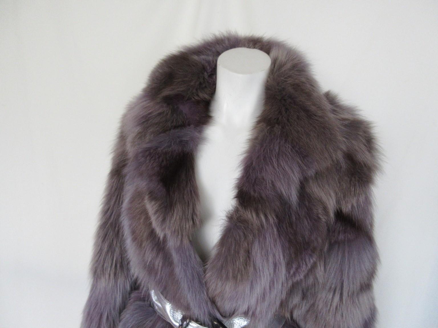 Purple Violet Fox Fur coat In Excellent Condition For Sale In Amsterdam, NL