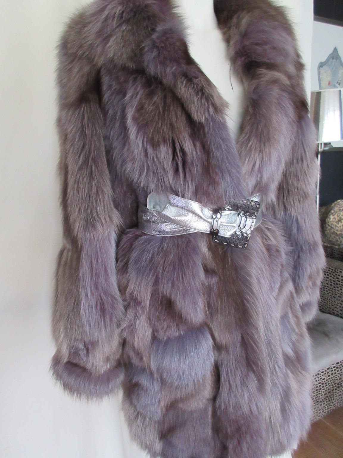 Purple Violet Fox Fur coat In Excellent Condition For Sale In Amsterdam, NL