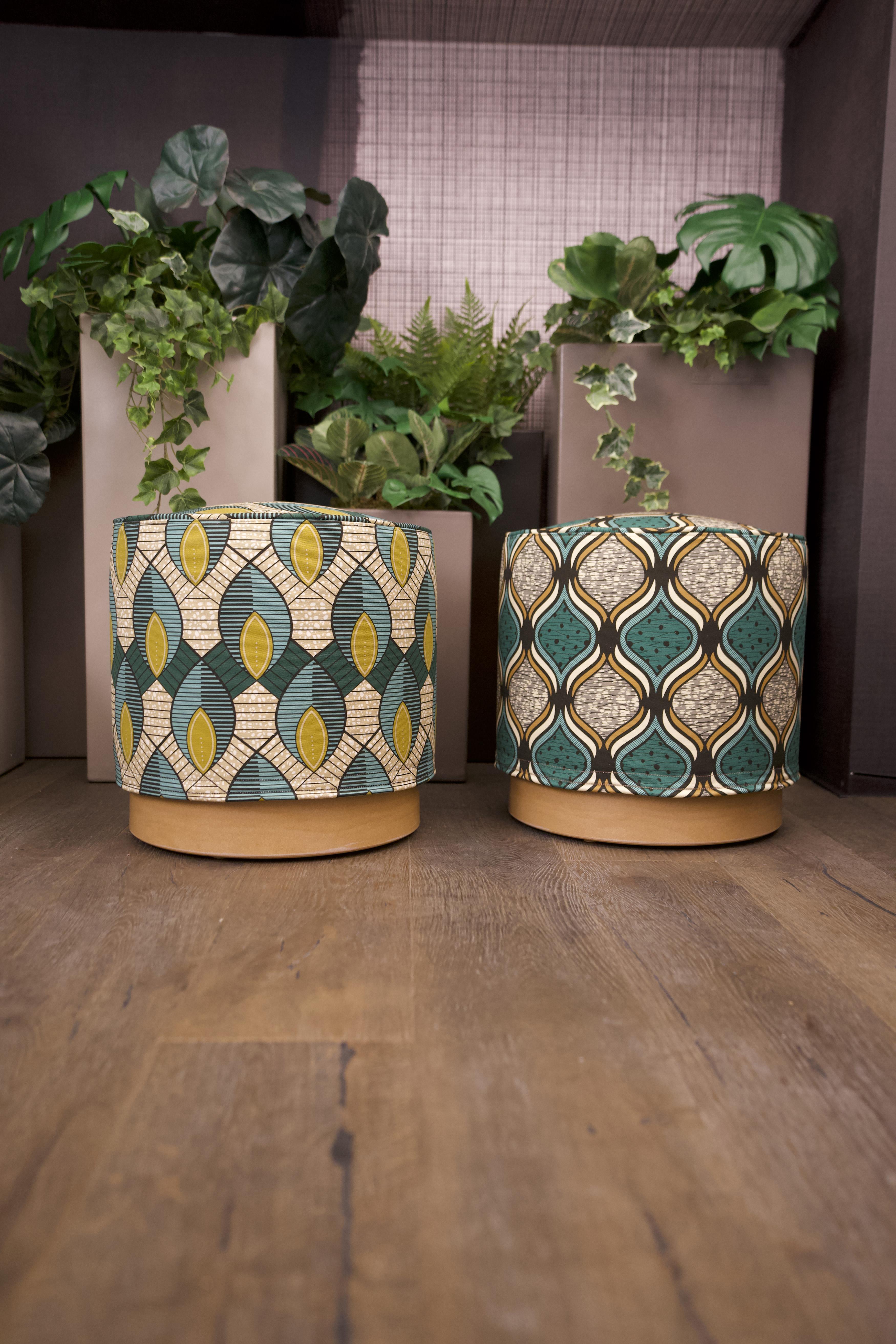 Autre Pouf Mara Masai de Purple Waves par Lorenza Bozzoli en vente