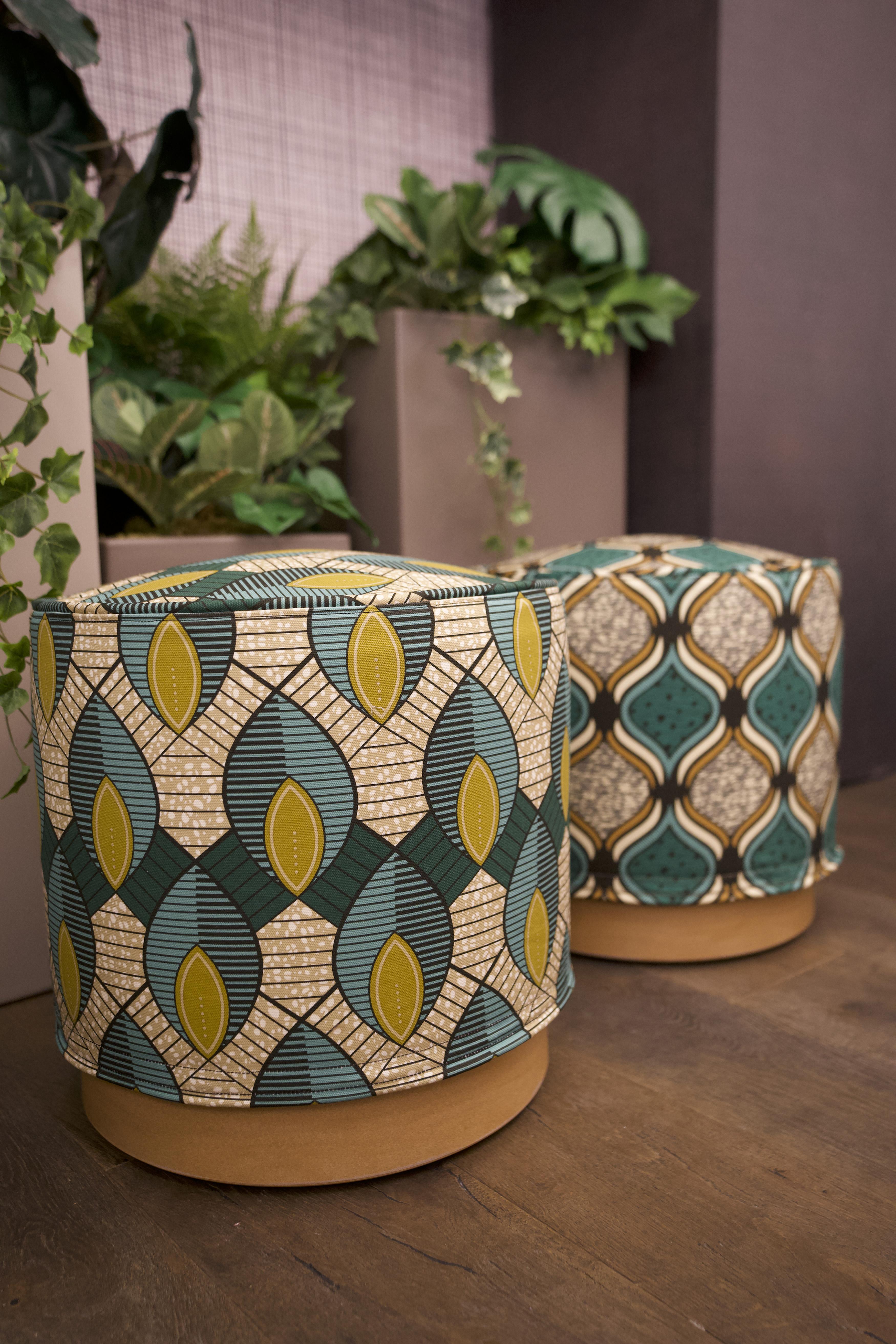 Pouf Mara Masai de Purple Waves par Lorenza Bozzoli Neuf - En vente à Geneve, CH