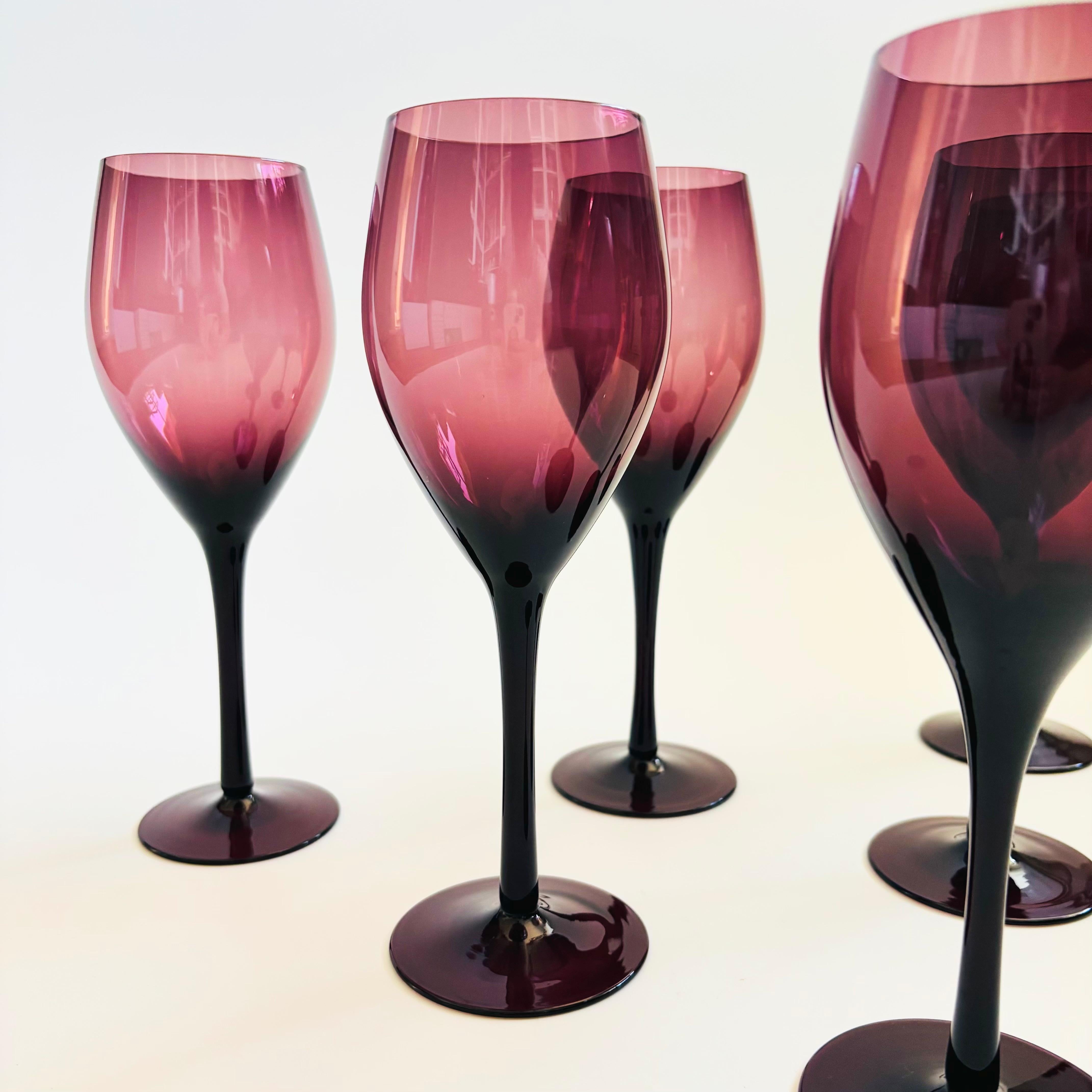 Mid-Century moderno Bicchieri da vino viola - Set di 6 in vendita