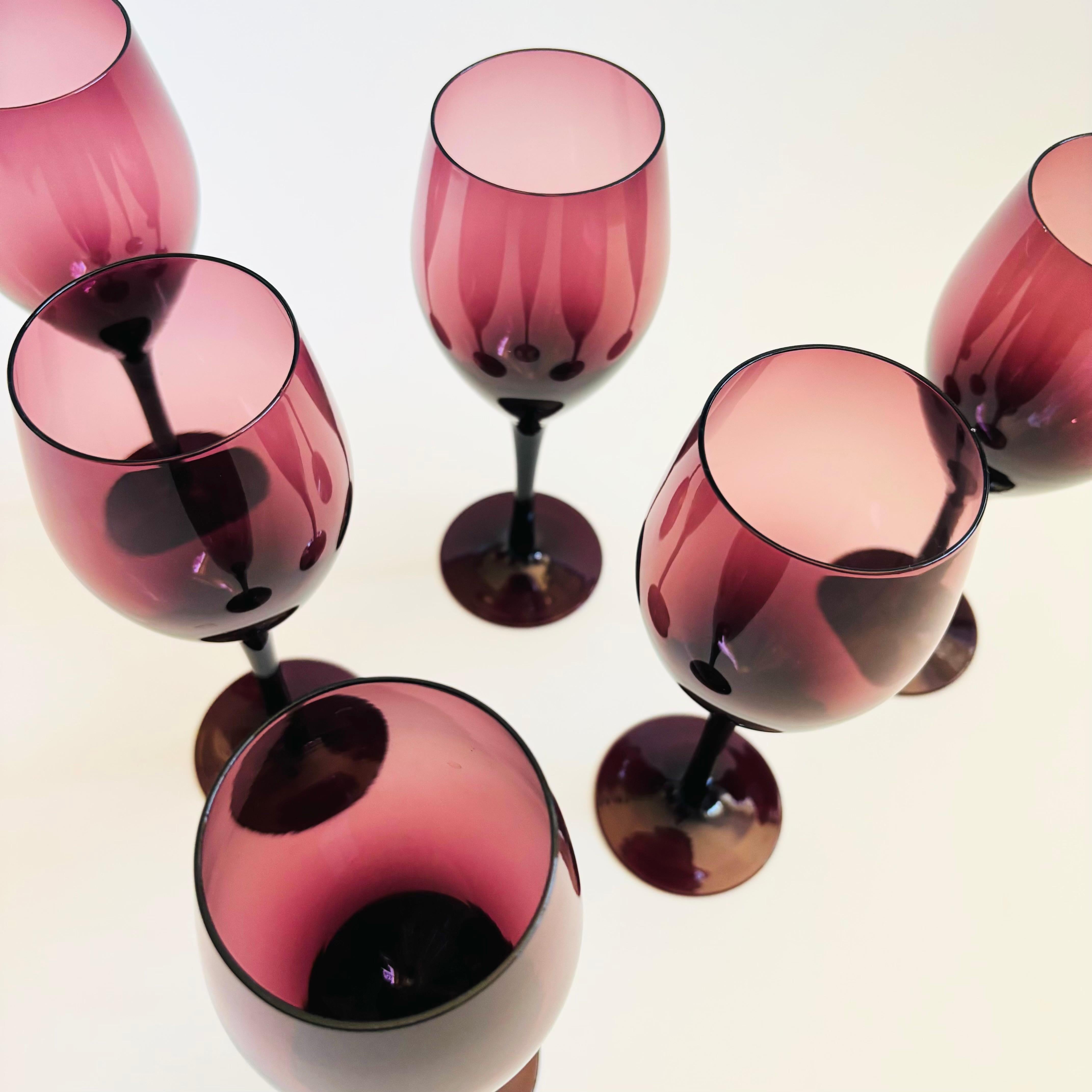 Vetro Bicchieri da vino viola - Set di 6 in vendita