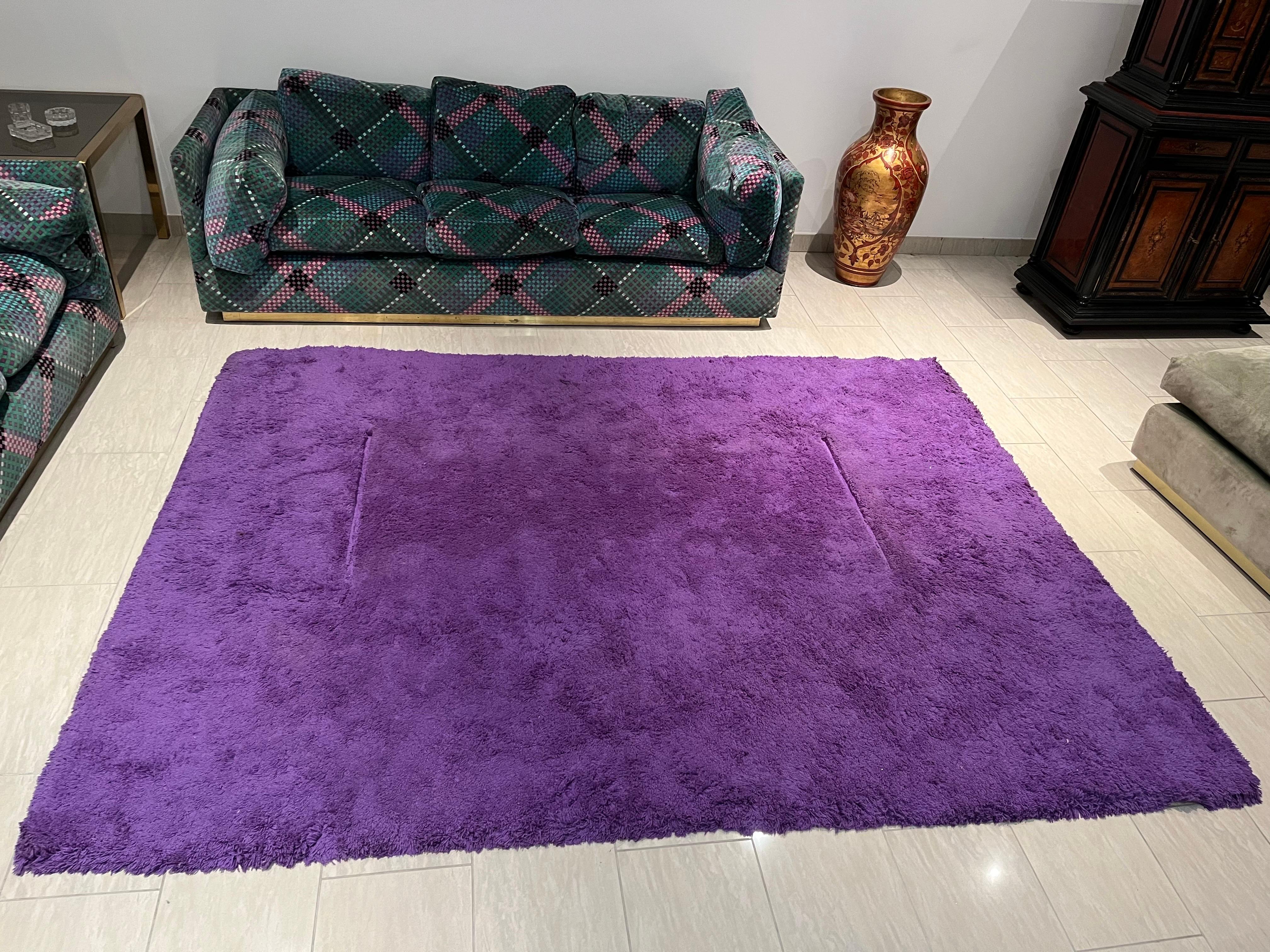Purple Wool Carpet Design Tisca Original Handmade 1970s

Very good condition 

Measures 
Cm 200 x cm 300