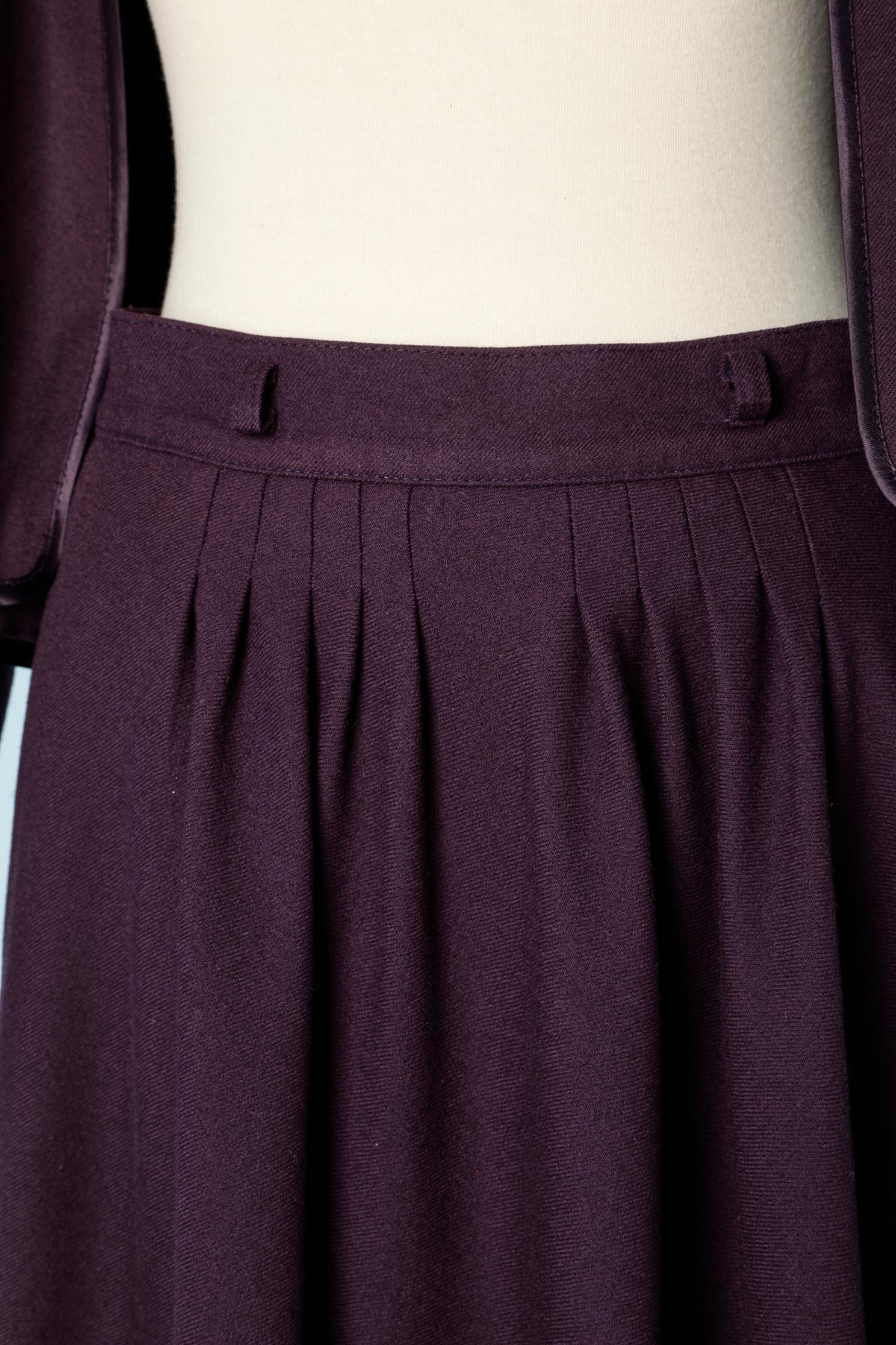 Purple wool skirt suit Louis Féraud Circa 1970's  In Excellent Condition For Sale In Saint-Ouen-Sur-Seine, FR