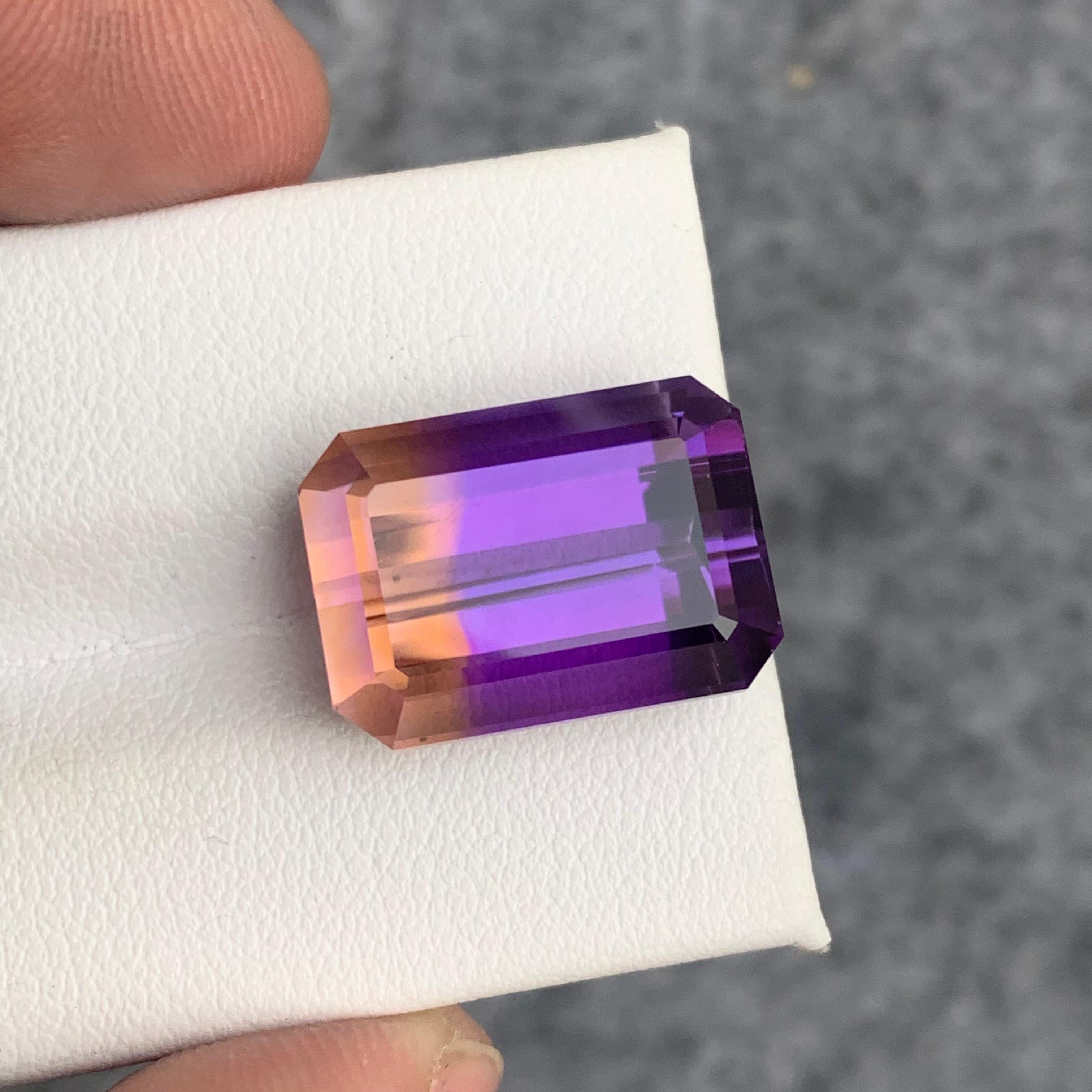 Ametrine en forme d'émeraude de 17,80 carats, jaune et violette, de Birmanie en vente 3