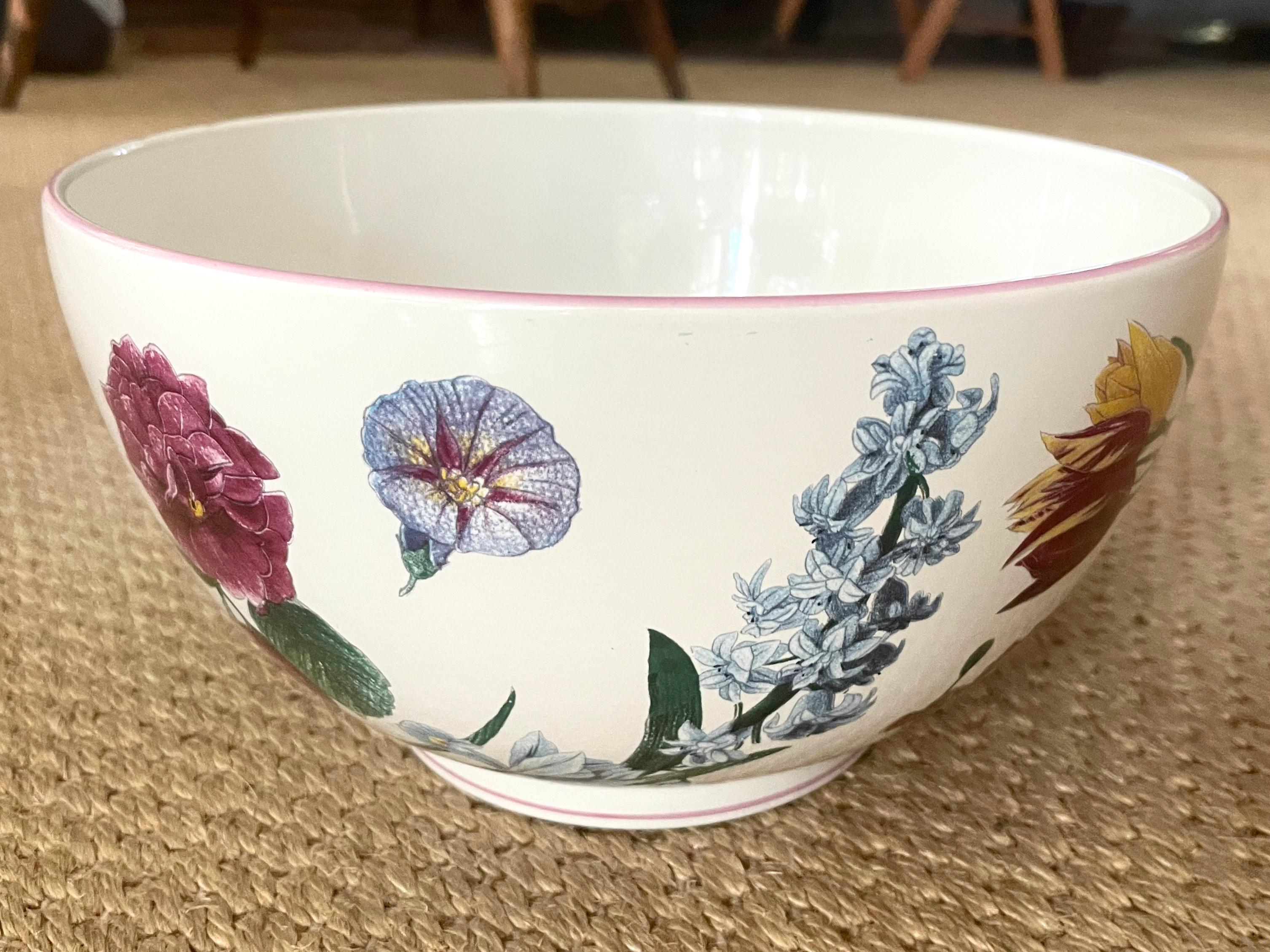 Purple, yellow and blue floral serving bowl. Portuguese floral painted ceramic bowl with beautiful rendition of hydrangeas, tulip and hyacinth etc. in vivid hues. Portugal 20th
Dimensions: 9