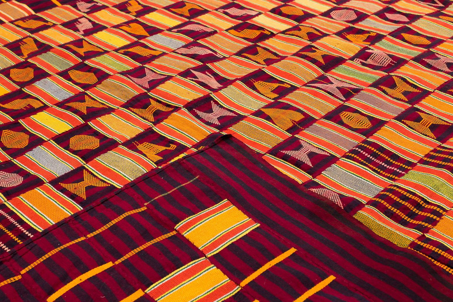 Tissé à la main Textile africain violet de Ewe Kente, milieu du siècle dernier en vente
