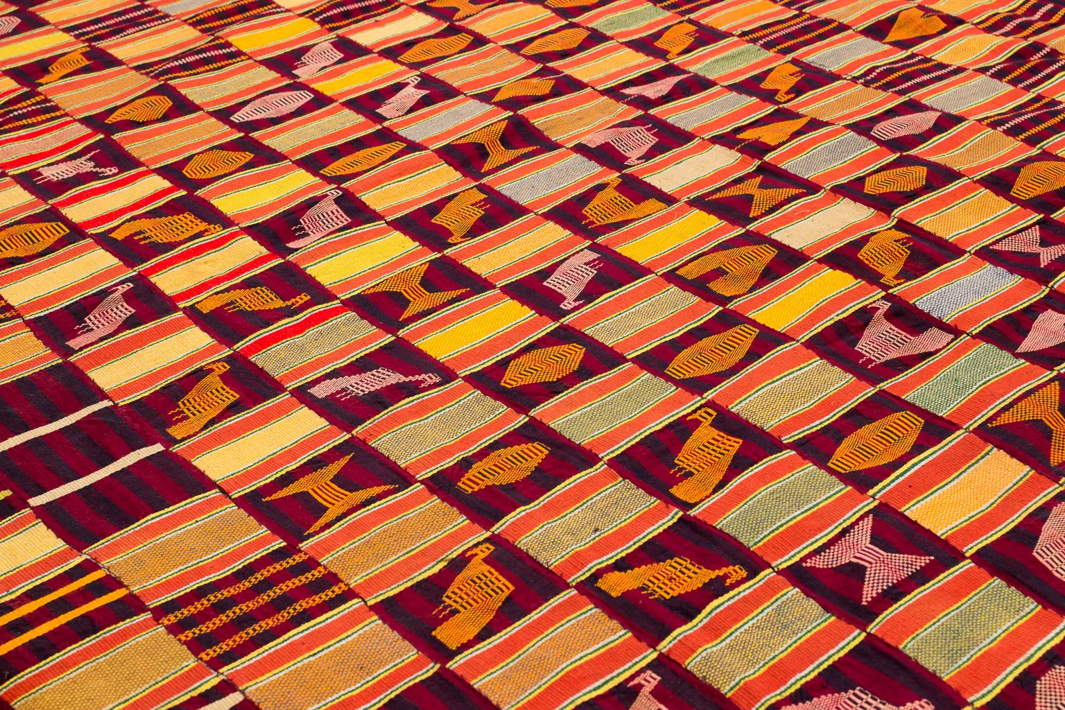 20ième siècle Textile africain violet de Ewe Kente, milieu du siècle dernier en vente