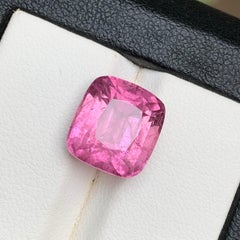 Anello con tormalina naturale rosa dalla tonalità violacea Gemma sciolta 8,10 carati taglio cuscino