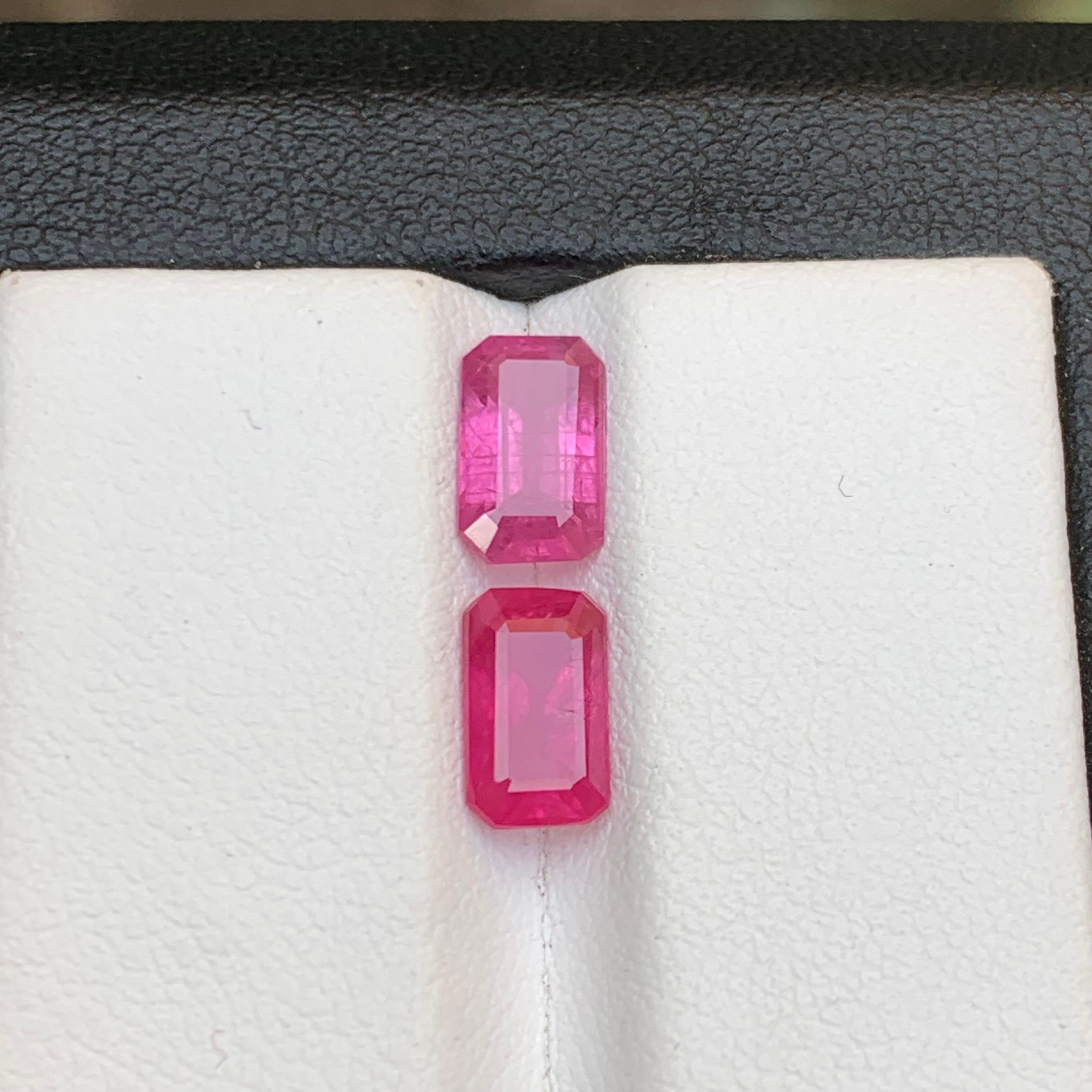 Purplish Pink Certified Natural Sapphire Earrings Loose Gemstone Pair Set 3 Ct In New Condition For Sale In Peshawar, PK