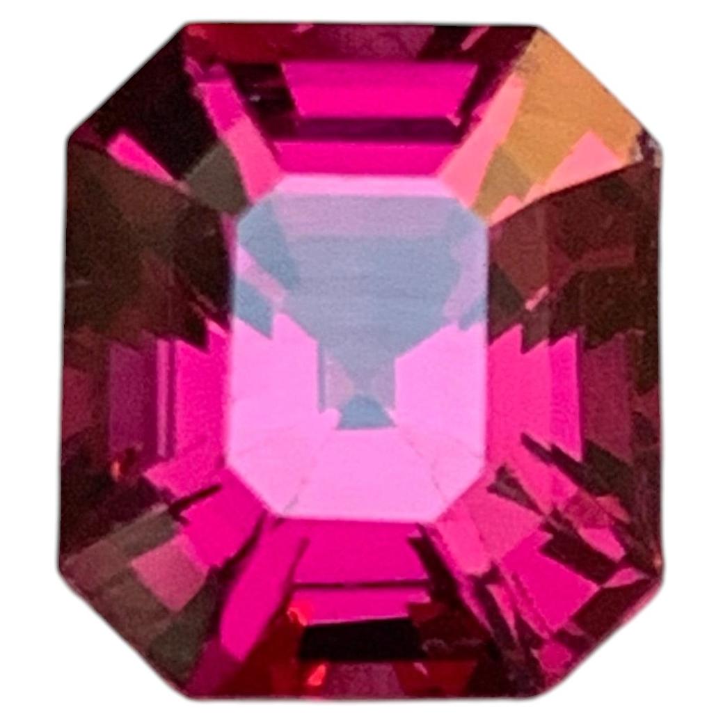 Naturbelassener Rhodolith-Granat in Purpurrosa, 3,21 Karat, Smaragdschliff, loser Edelstein