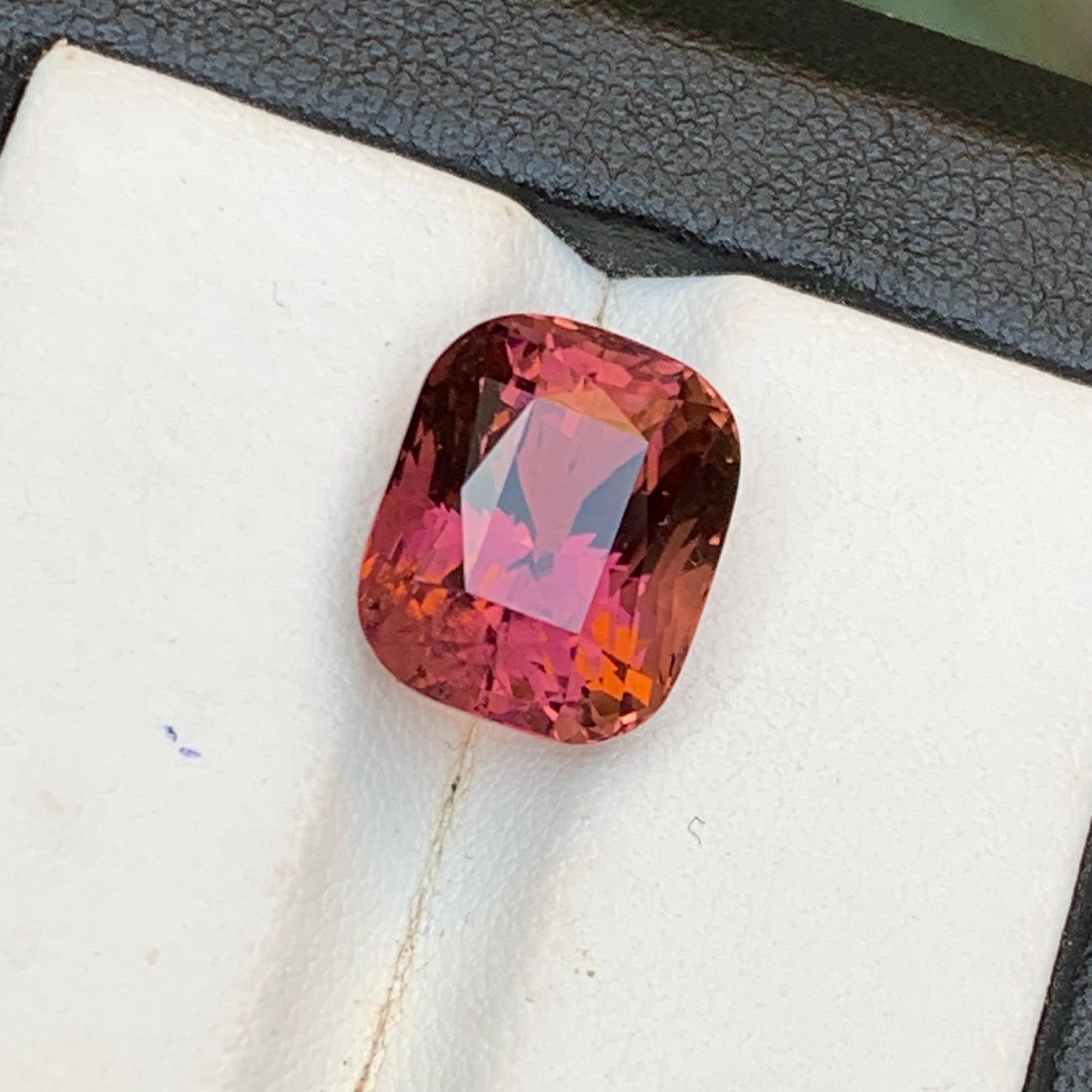 Tormalina rosa violacea da 6,95 carati con taglio a cuscino, gemma naturale sfusa per anello In condizioni Nuovo in vendita a Peshawar, PK