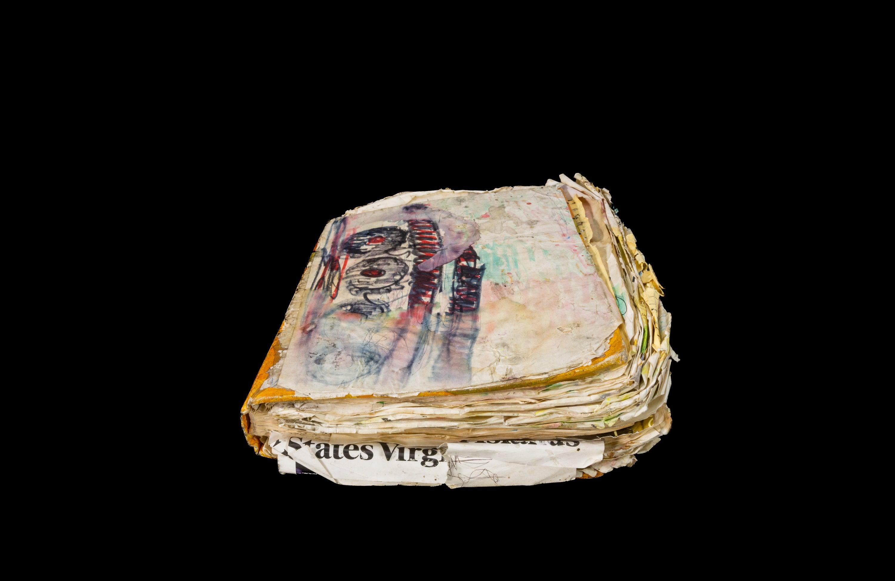 Purvis Young Handmade Book of Signed Mixed Media Original Drawings with COA (Livre de dessins originaux signés en techniques mixtes avec certificat d'authenticité)