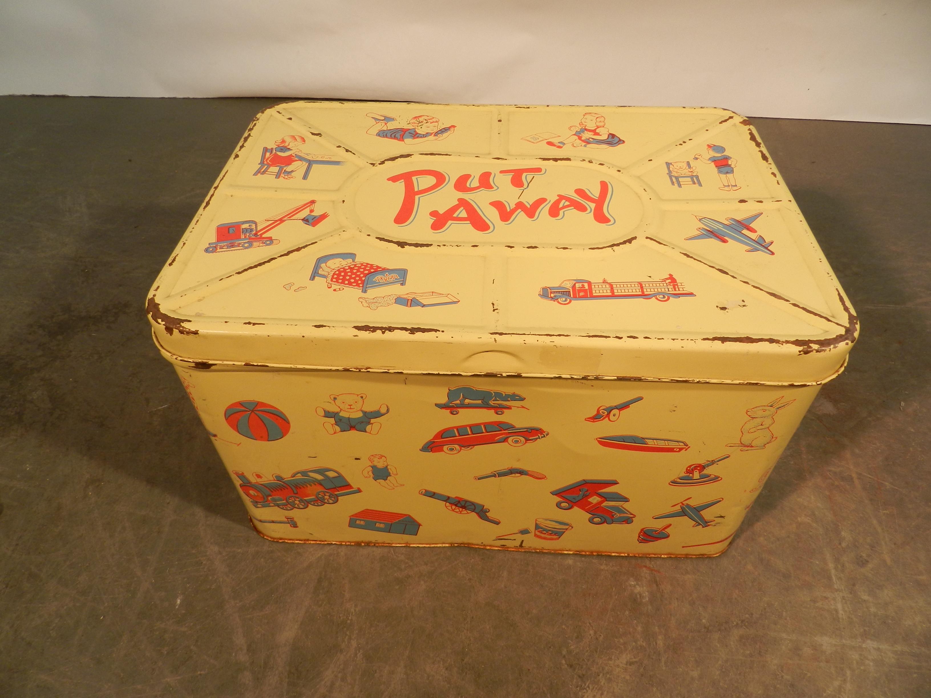 Putaway, vintage toy chest in lacquered metal, circa 1960.